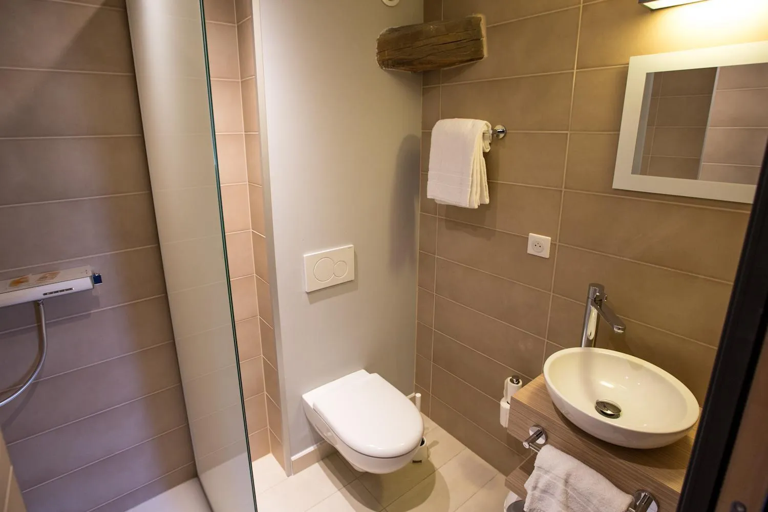 Bathroom in Hôtel Le Blason