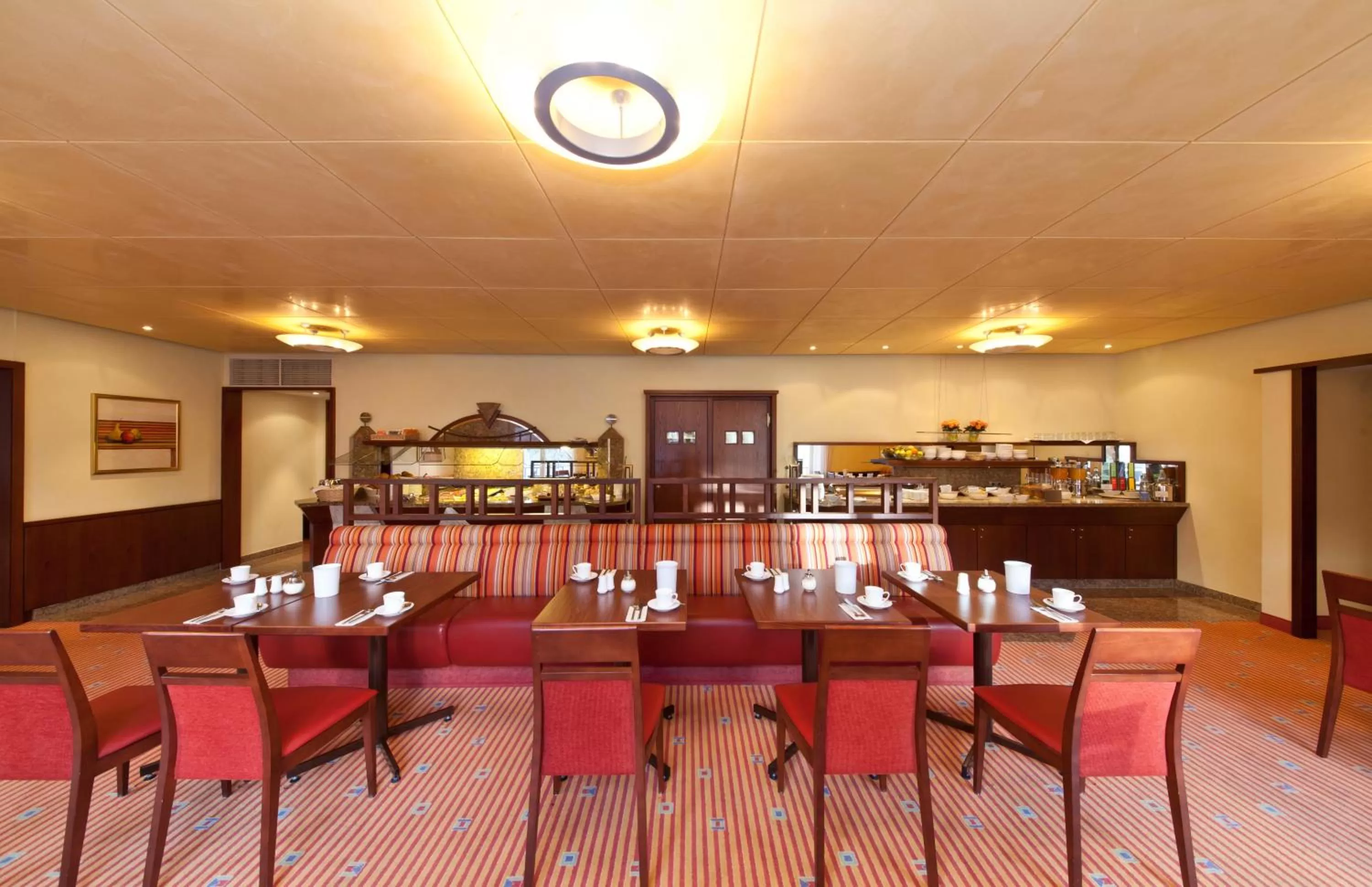 Restaurant/places to eat in Hotel Boulevard