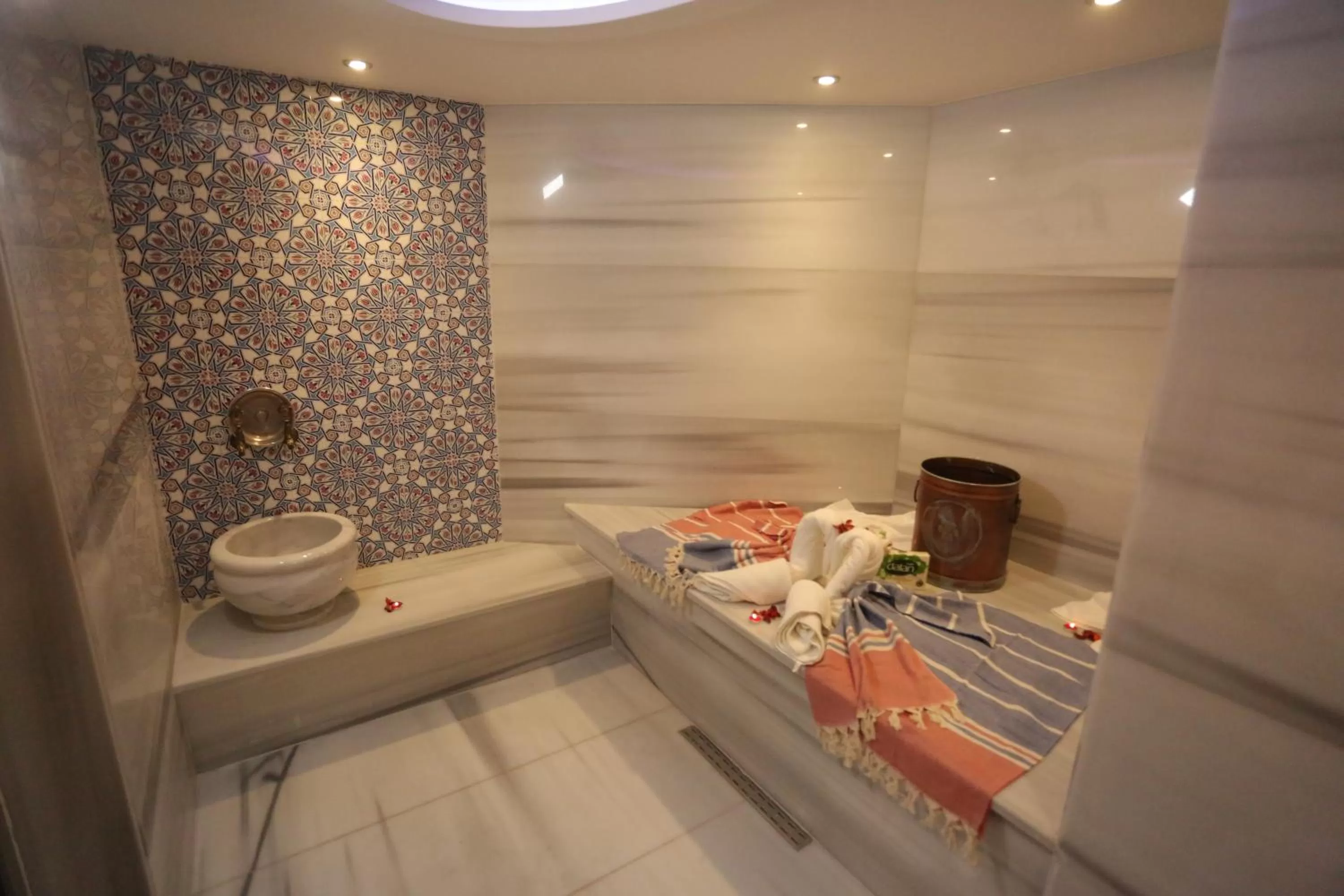 Squash in FOUR SEVEN HOTEL