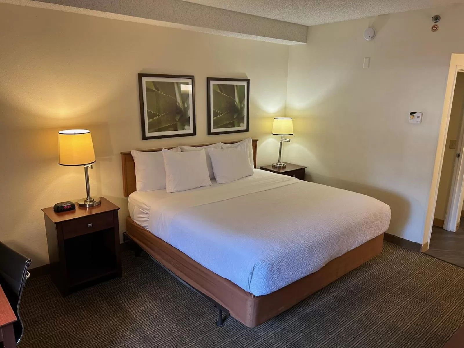 Bed in La Quinta by Wyndham Orlando South