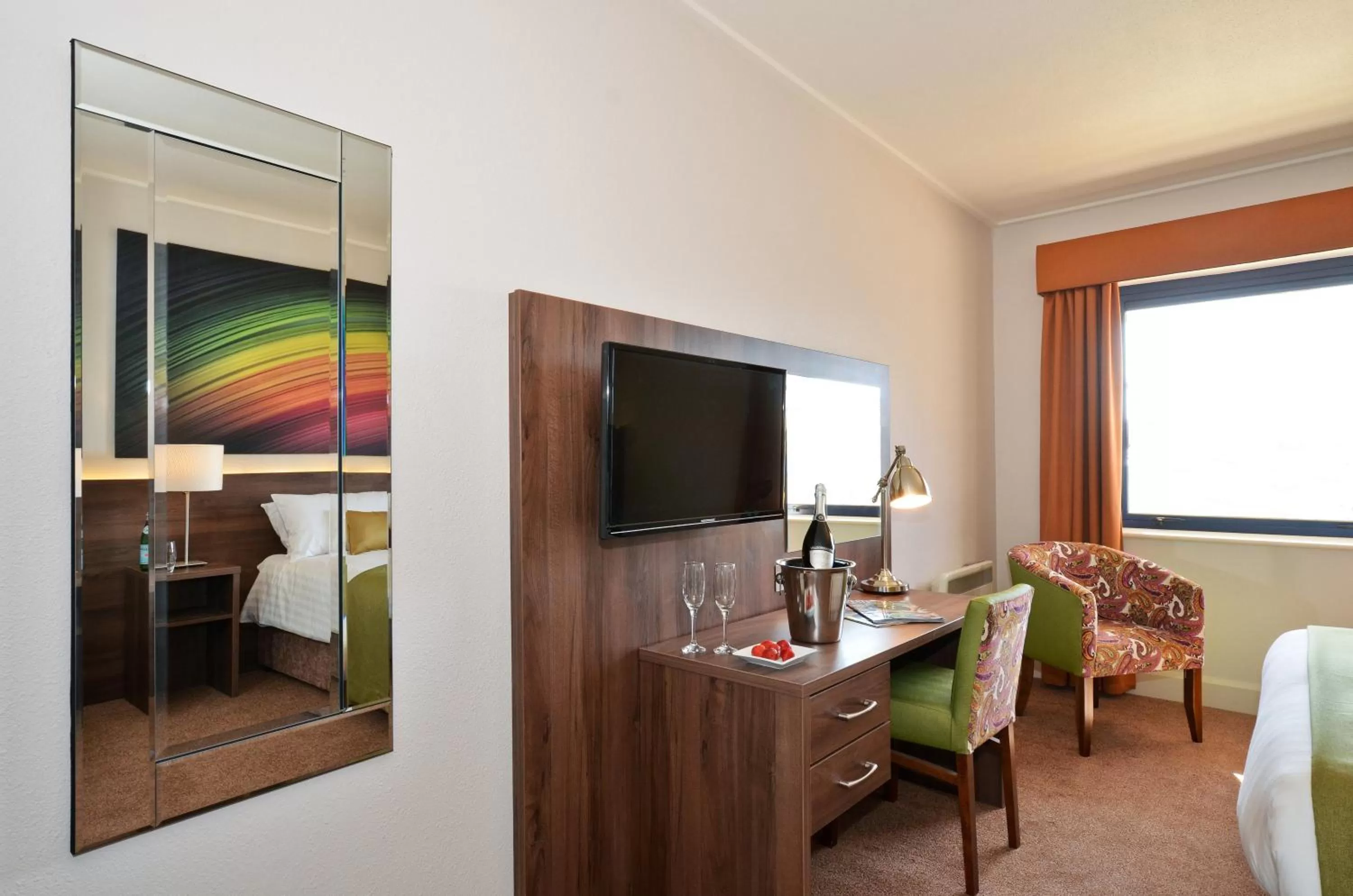 TV and multimedia in Nox Hotel Galway