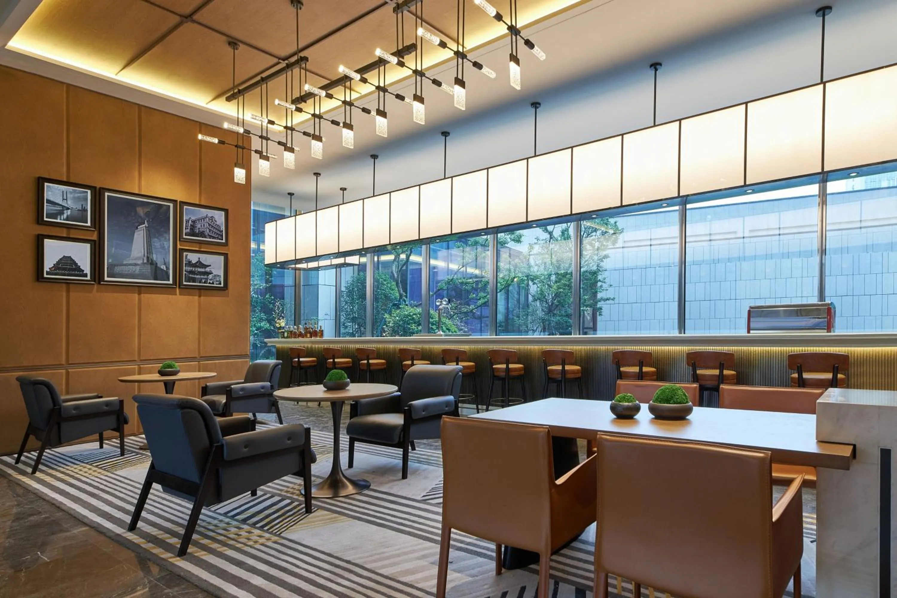 Lobby or reception in Four Points by Sheraton Nanchang, Xihu