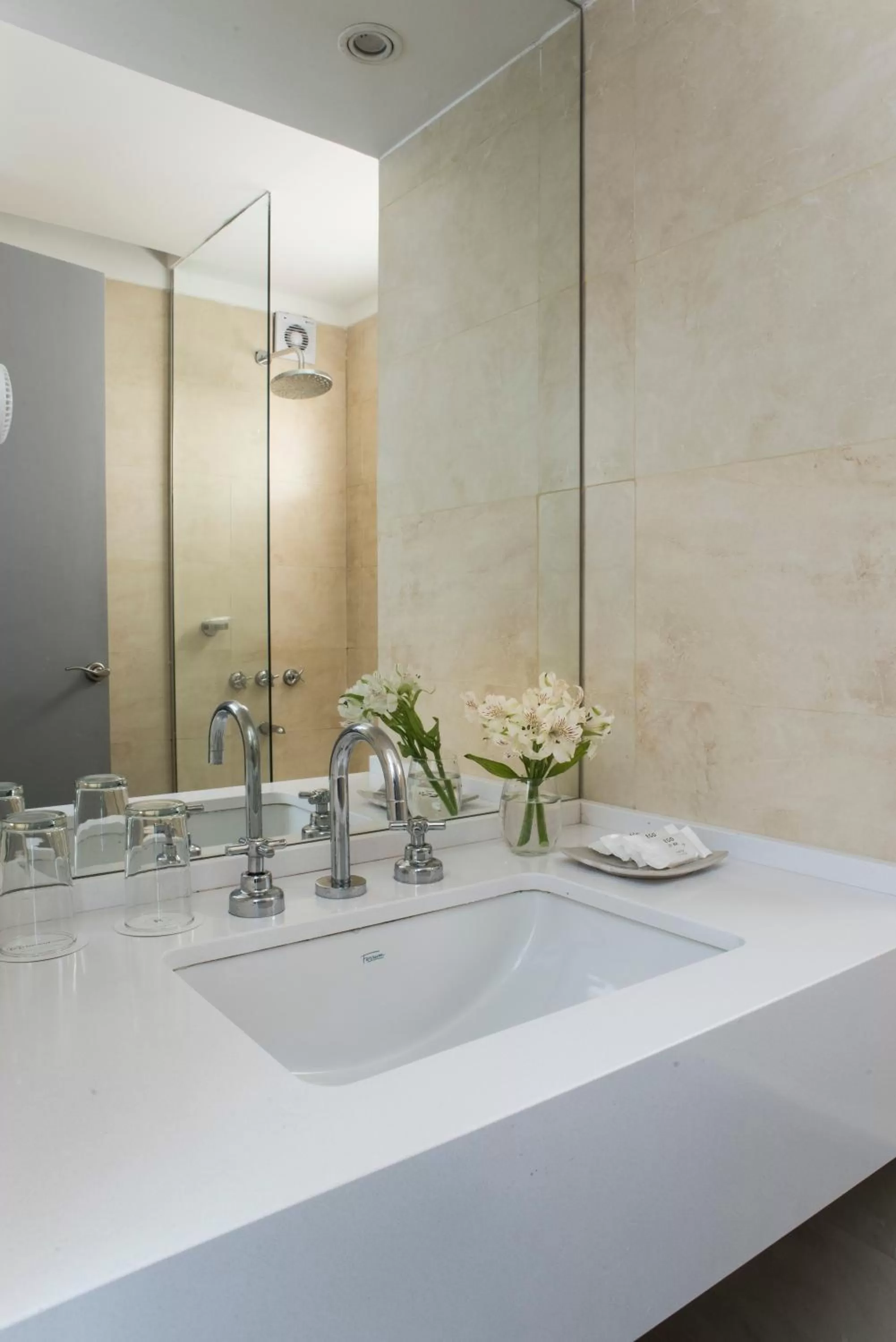 Bathroom in Rochester Hotel M