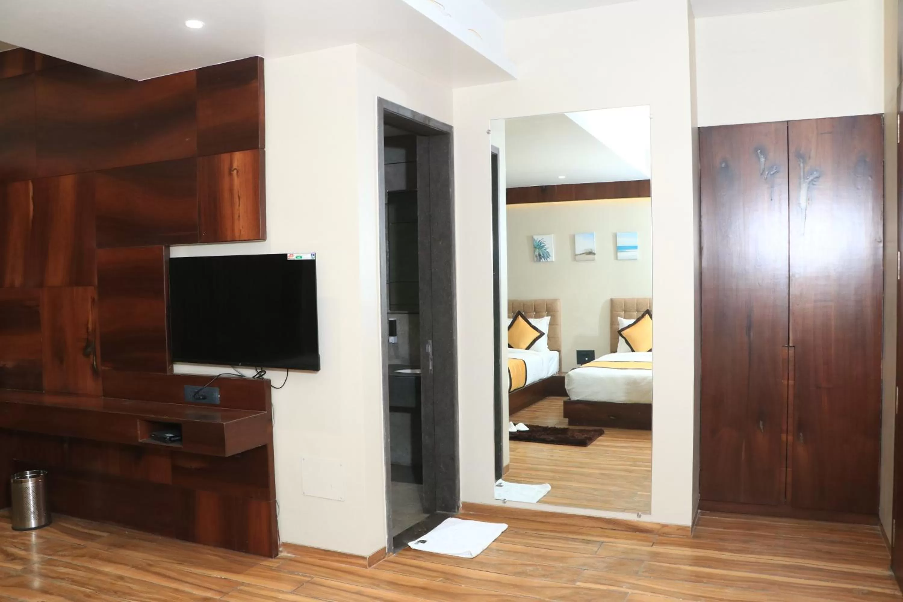 Communal lounge/ TV room, Bed in Hotel Rudra Royals
