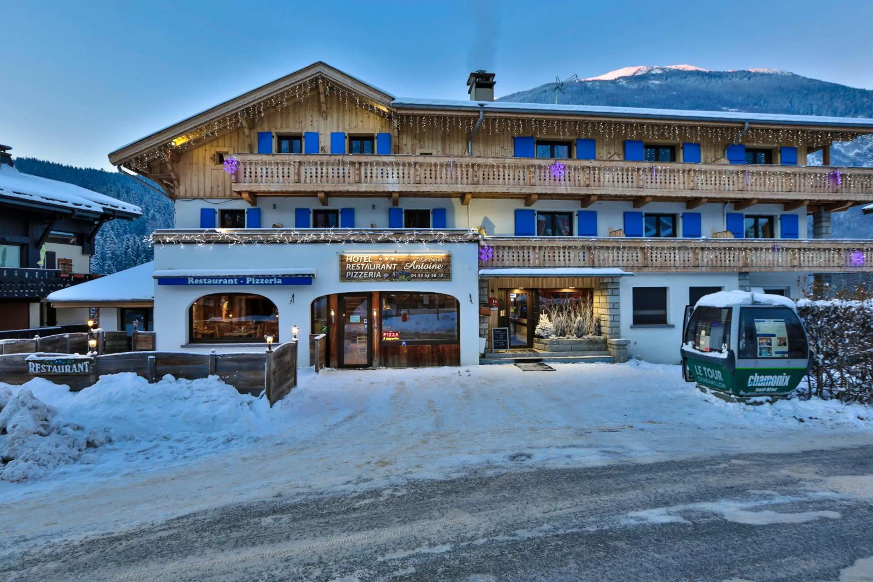 Facade/entrance in Le Saint Antoine