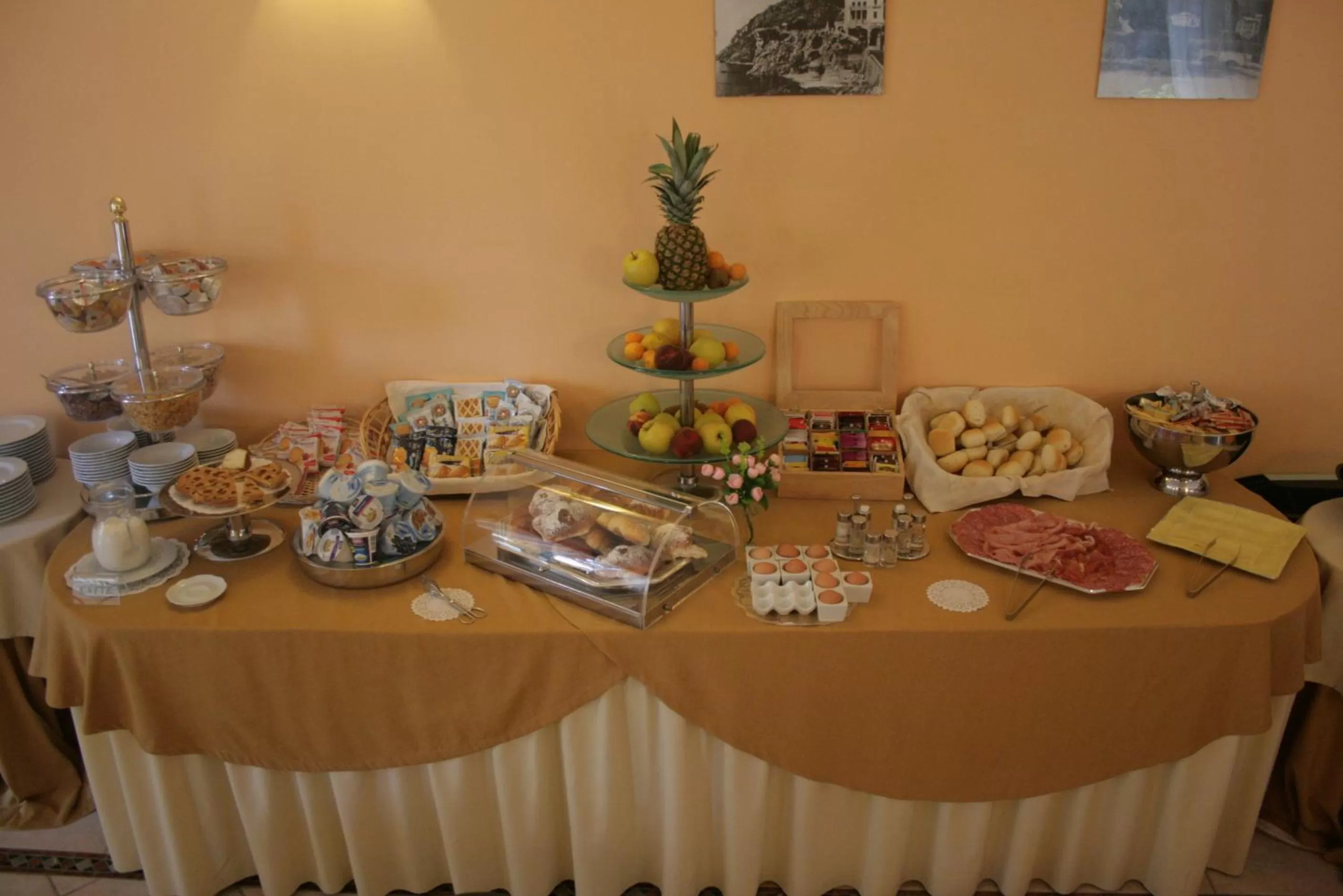 Restaurant/places to eat in Villa Accini