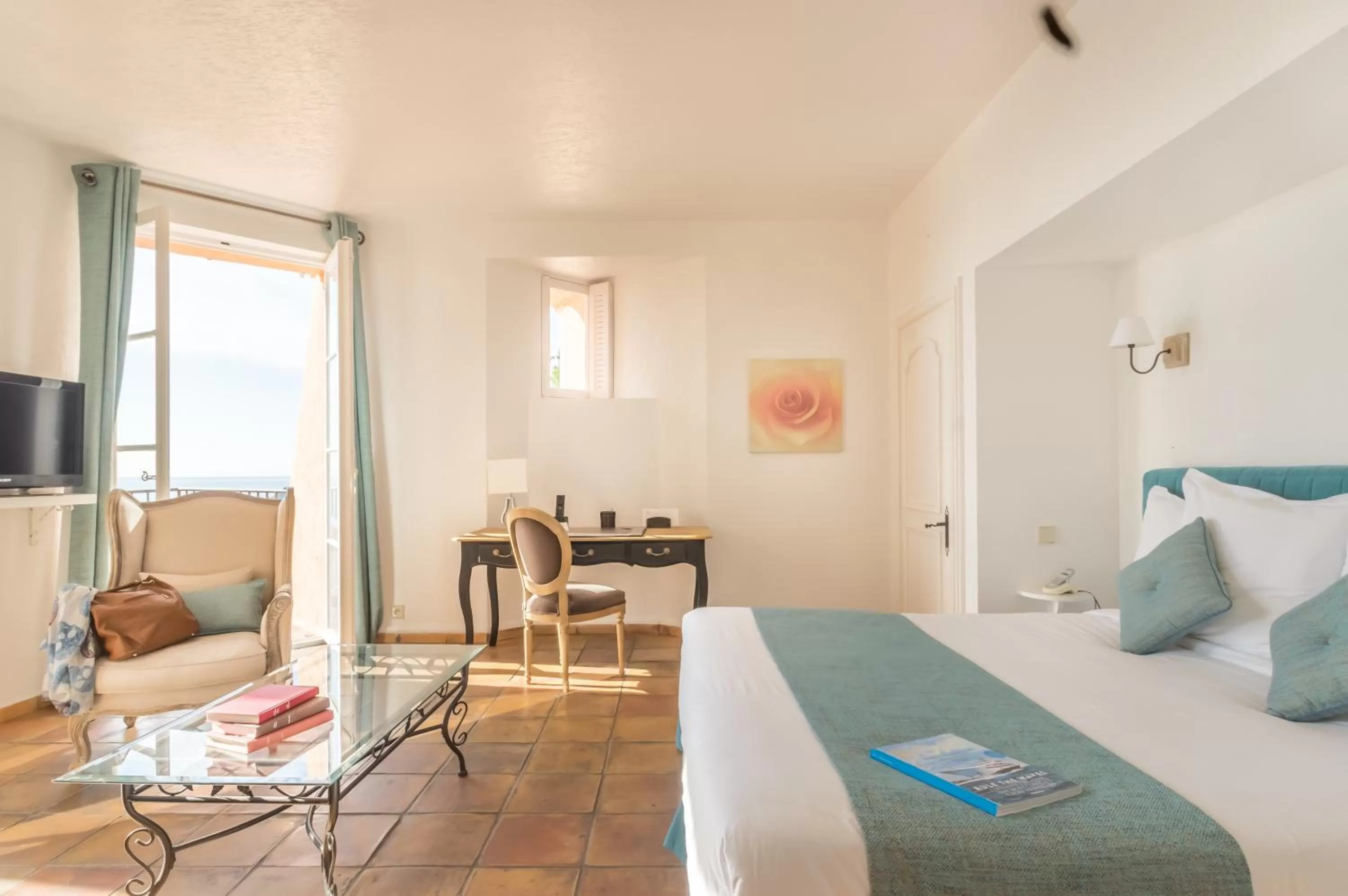 Bed in Hôtel Club Port La Galère