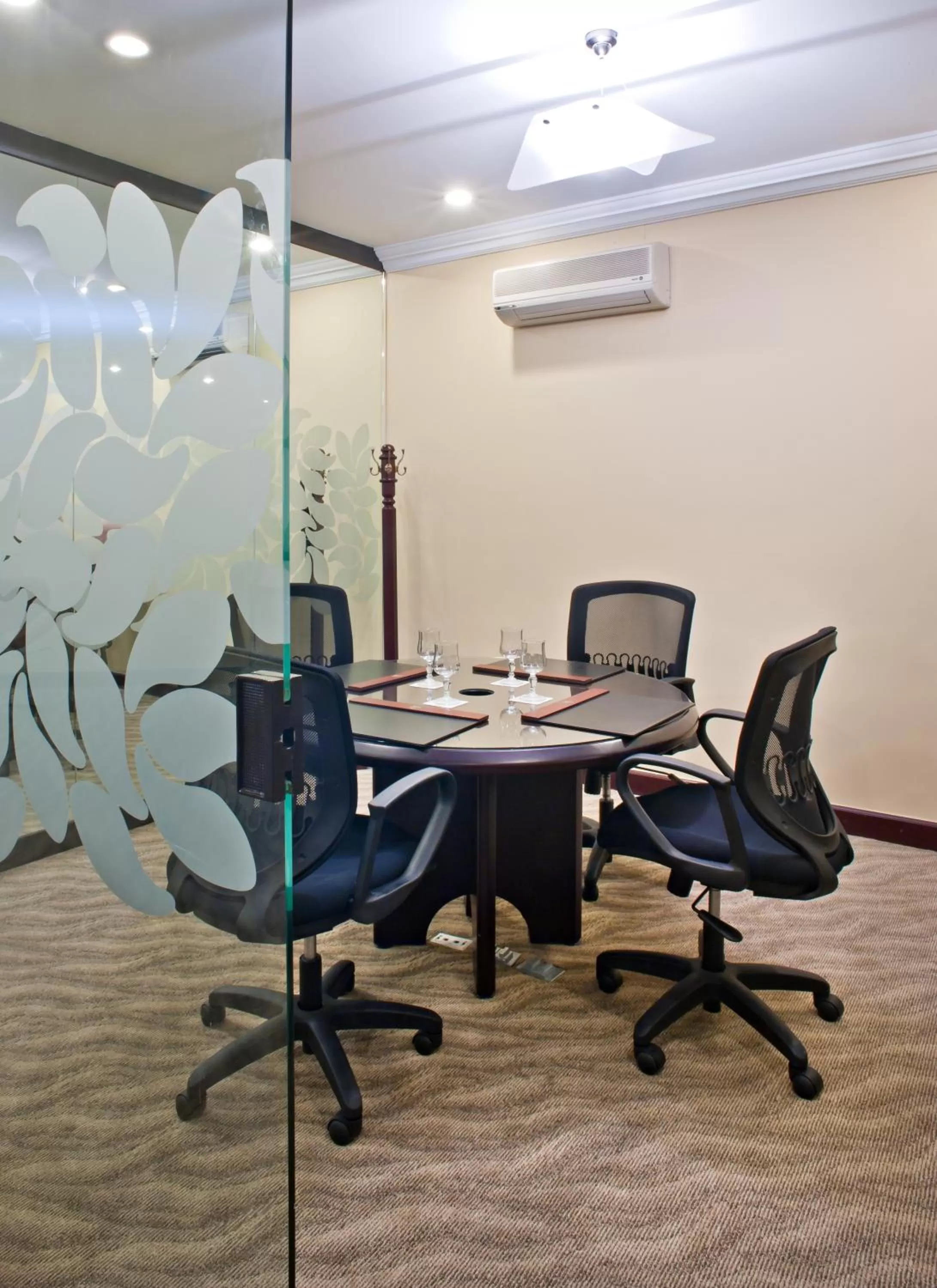 Business facilities in Casa Dann Carlton Hotel & SPA