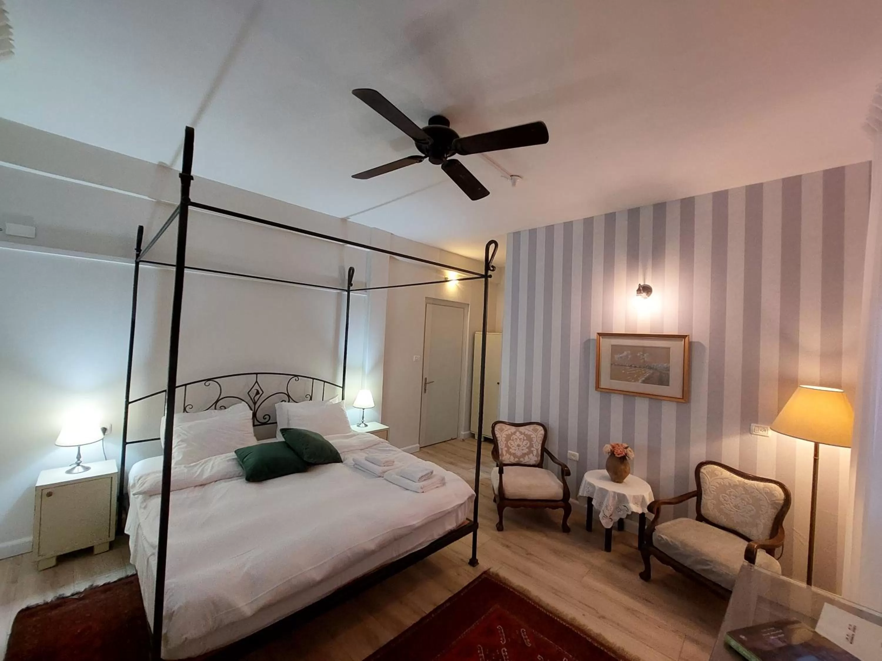 Bed in Lishansky Since 1936