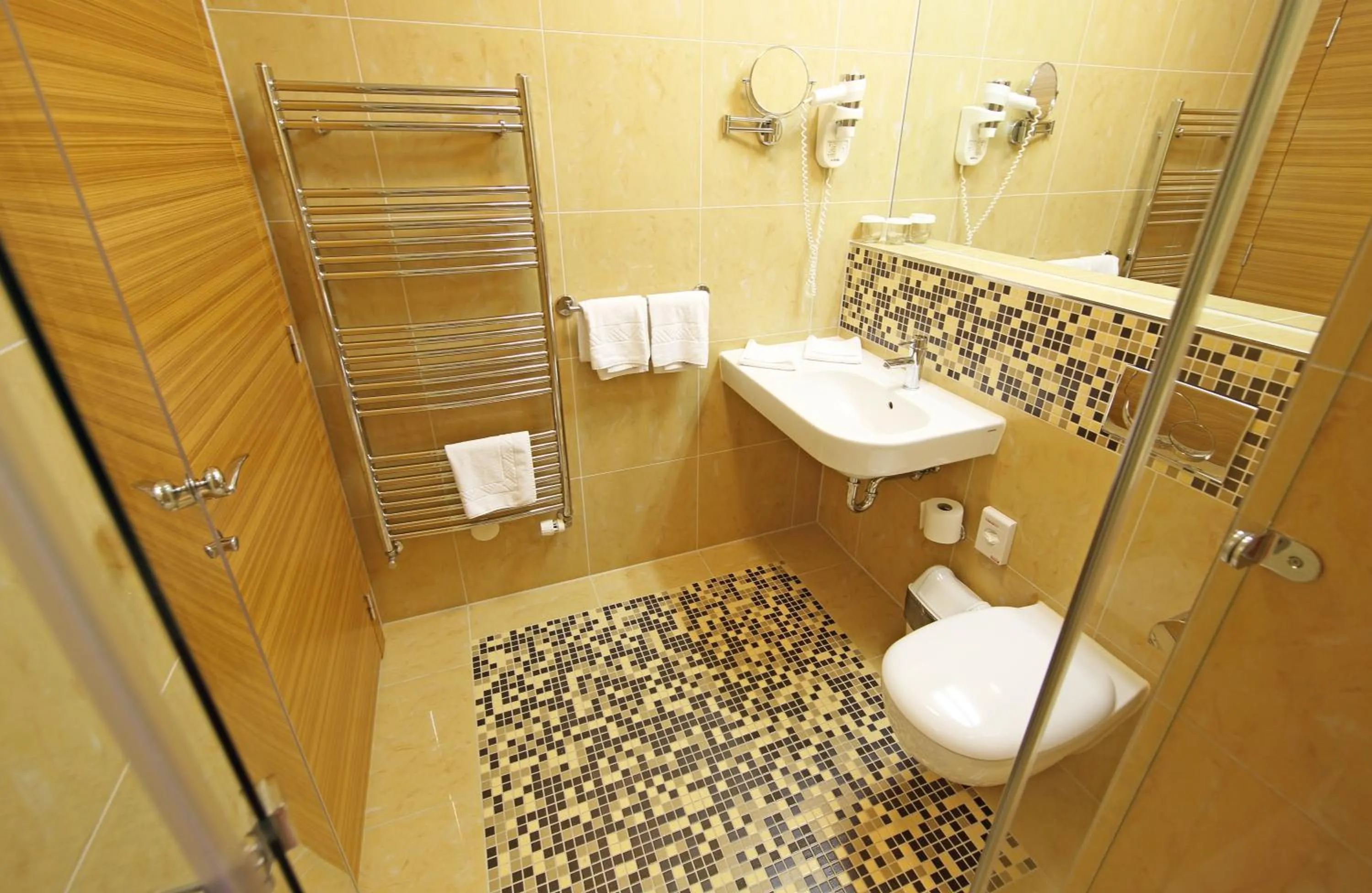 Shower in Hotel Mirta - San Simon Resort