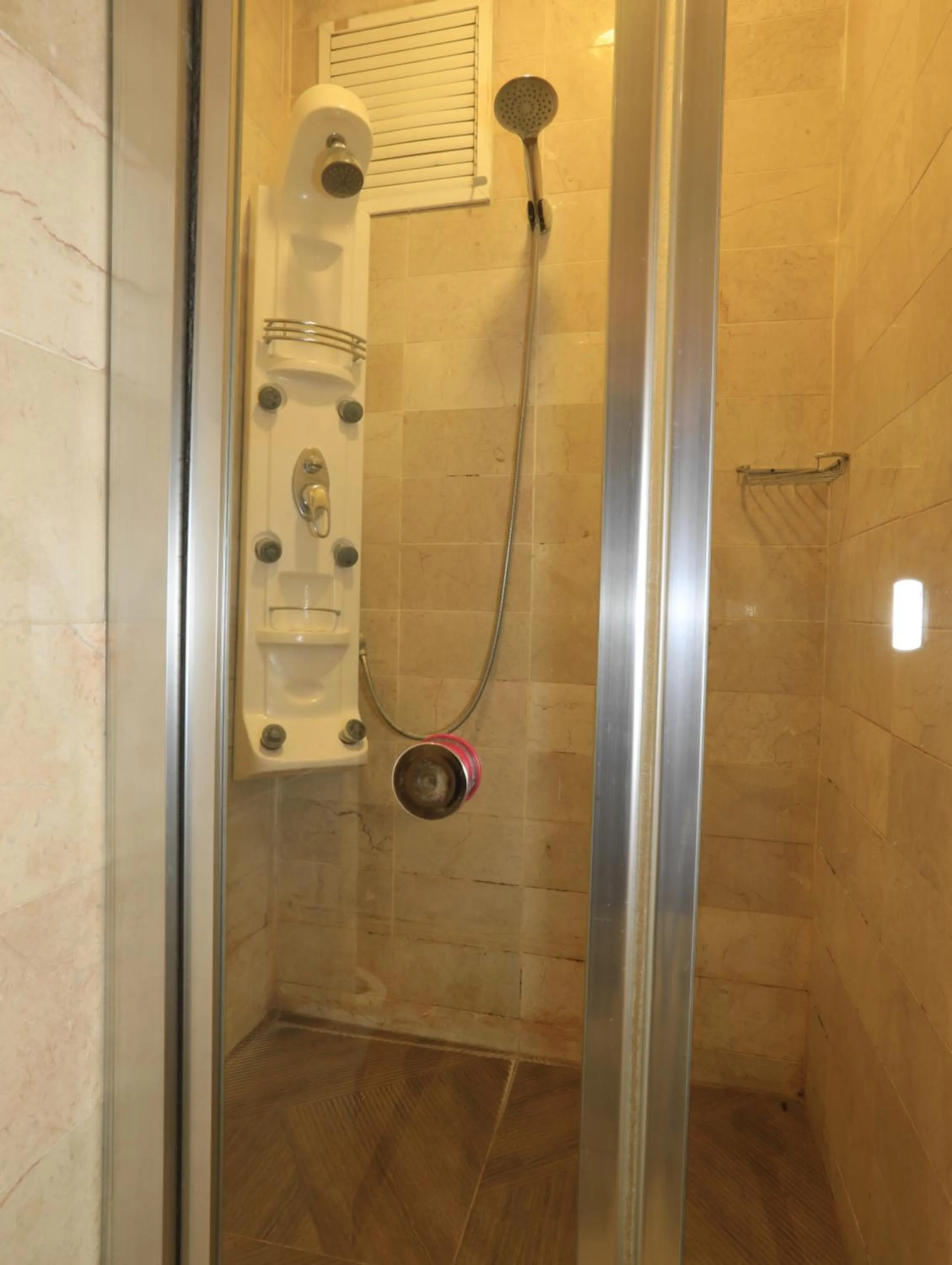 Shower in Nil Hotel İstanbul City Center