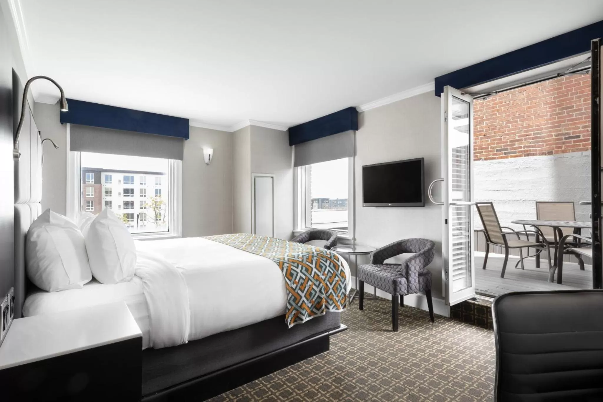 Photo of the whole room in voco The Tiger Hotel, Columbia, MO by IHG