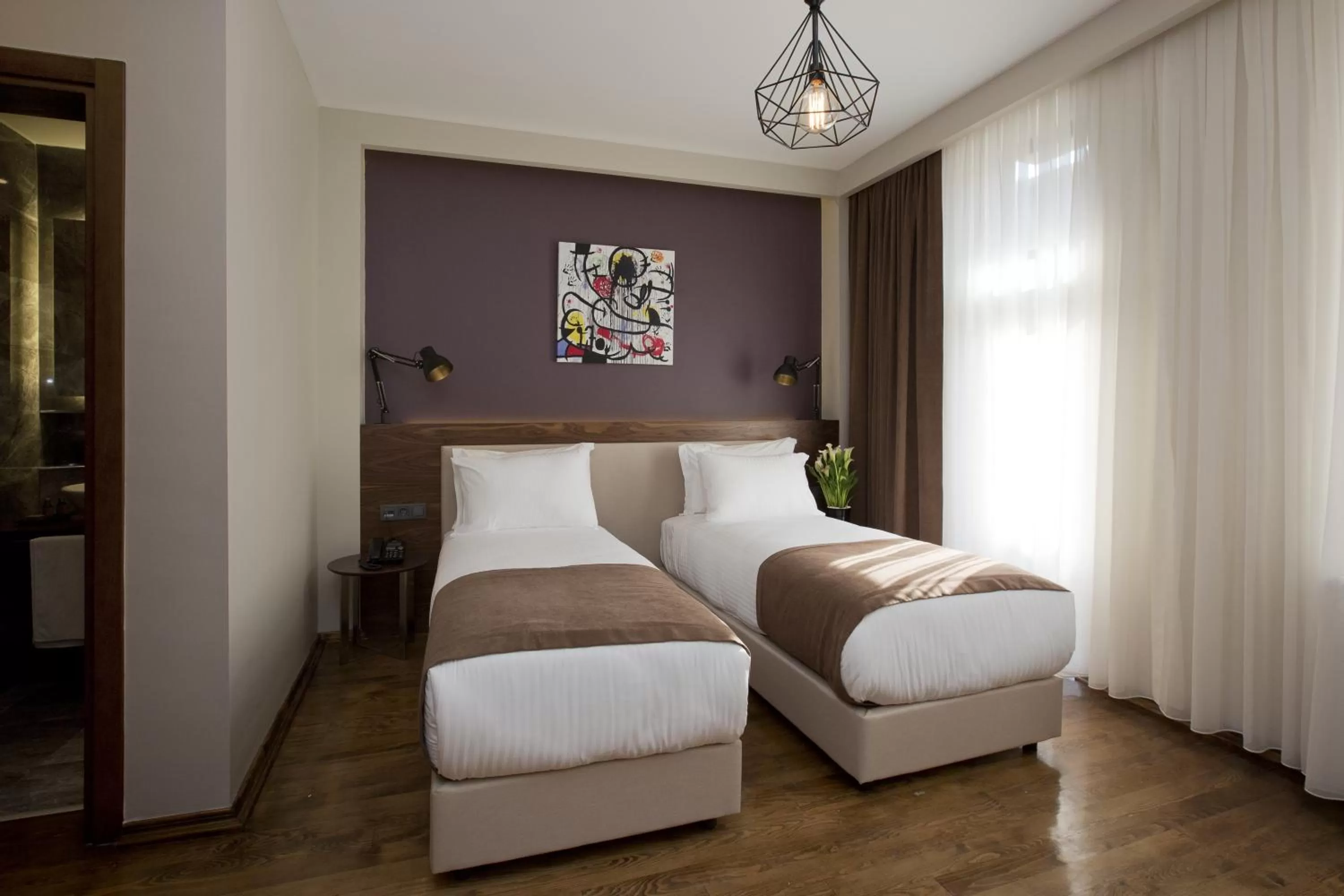 Photo of the whole room, Bed in Snog Rooms & Suites