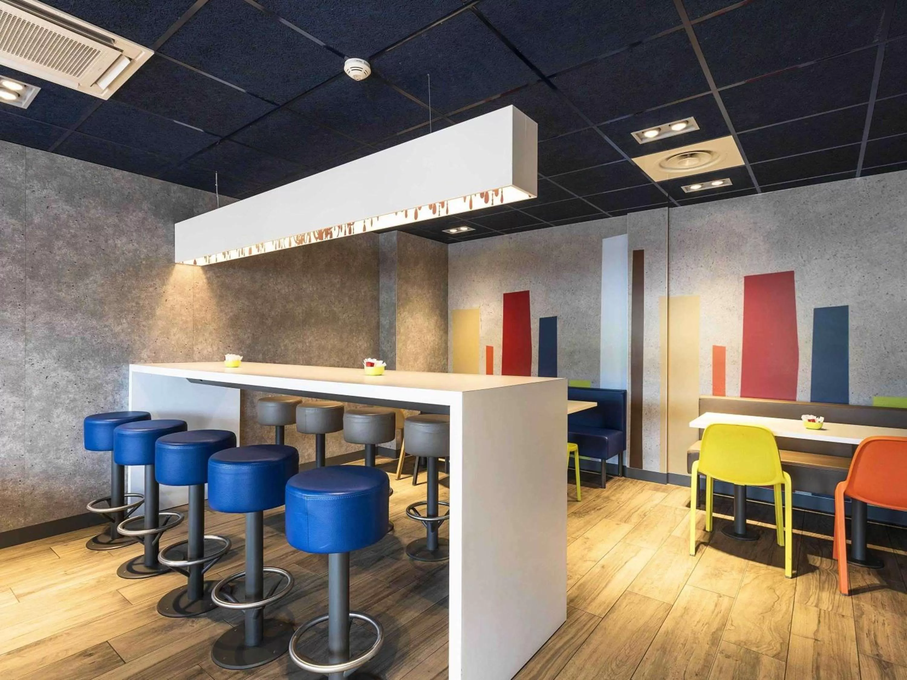 Restaurant/places to eat in ibis budget Saint Pourcain