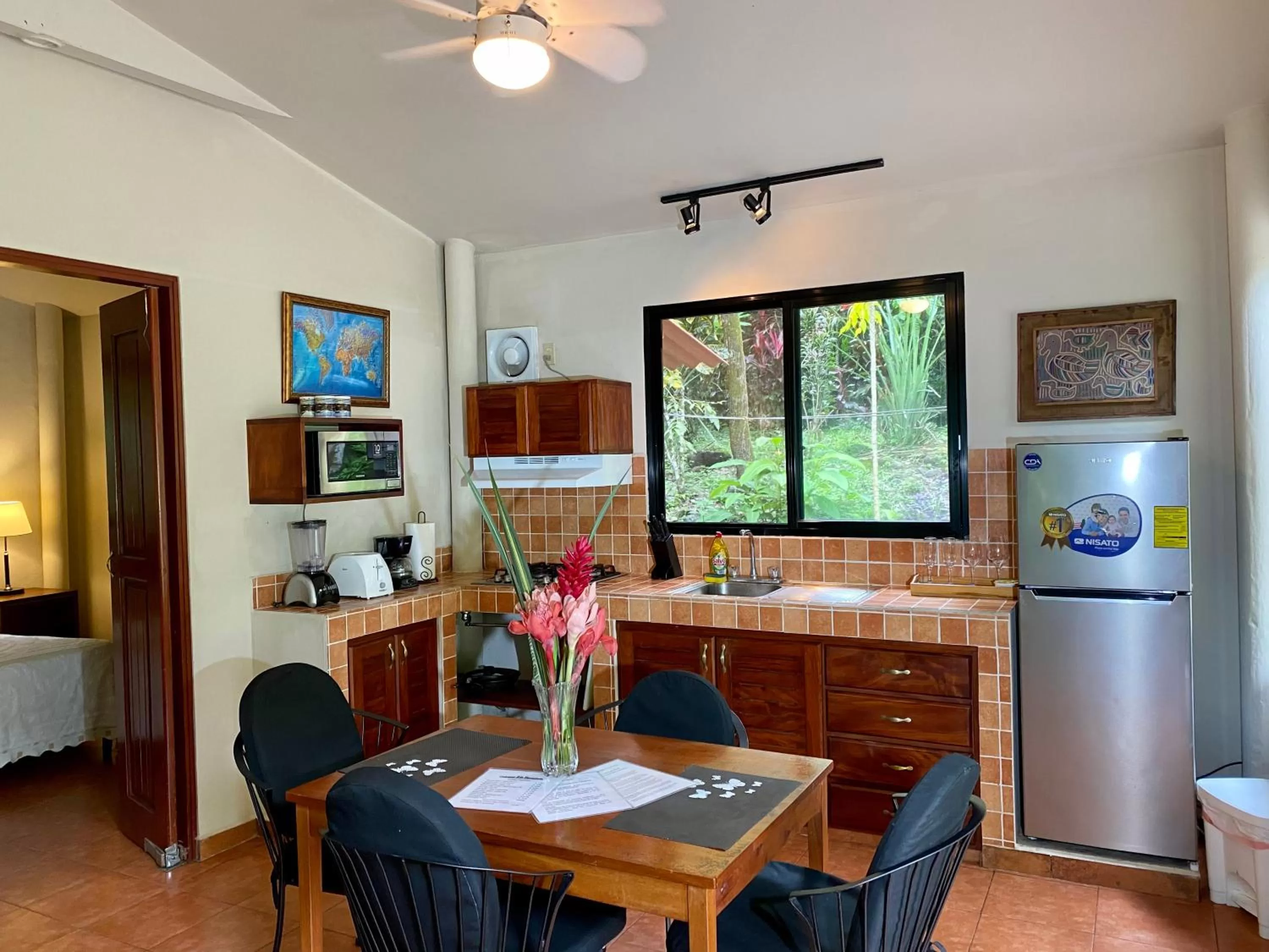 Kitchen or kitchenette, Dining Area in Cabanas Rio Encantado