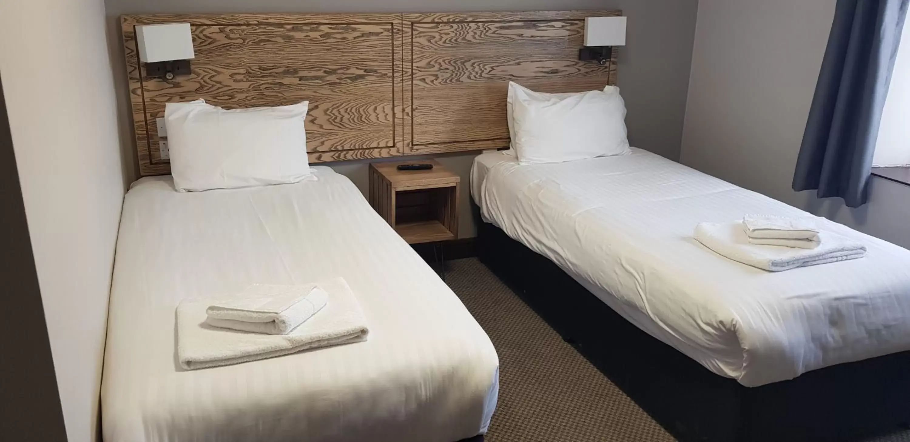 Standard Twin Room in Waterloo Cross, Devon by Marston's Inns Standard Twin Room in Waterloo Cross, Devon by Marston's Inns