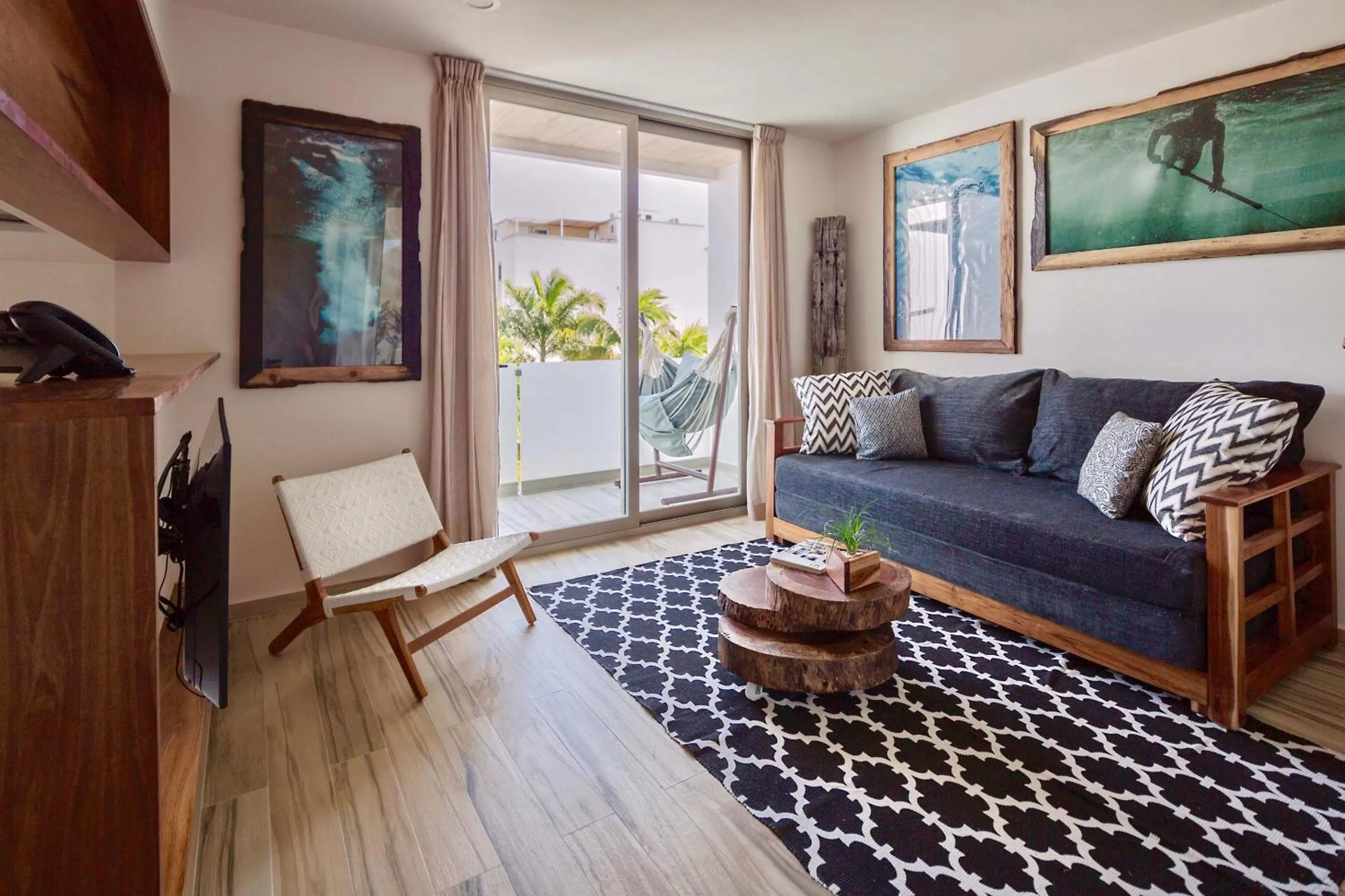 Living room in Newport House Playa Boutique Hotel