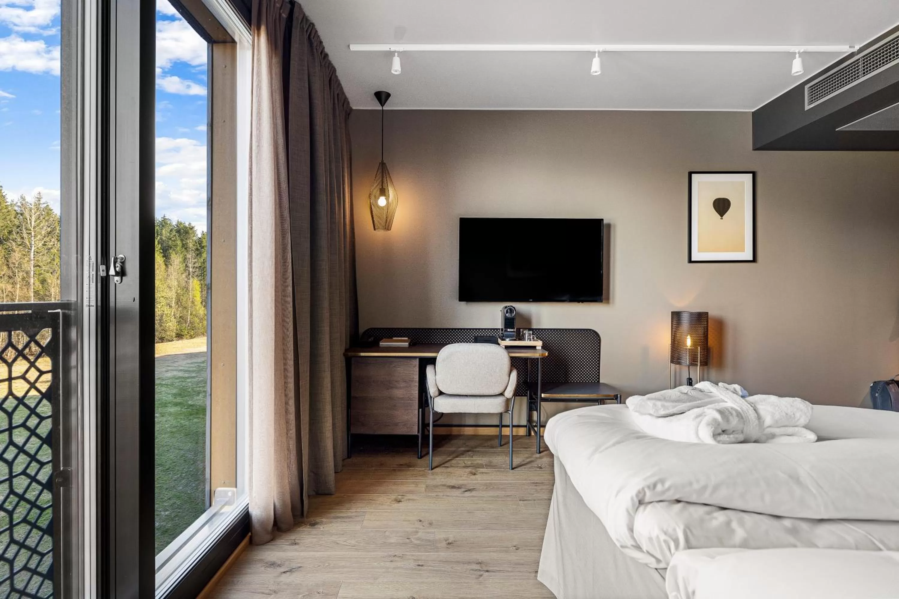 Photo of the whole room, Bed in Lily Country Club