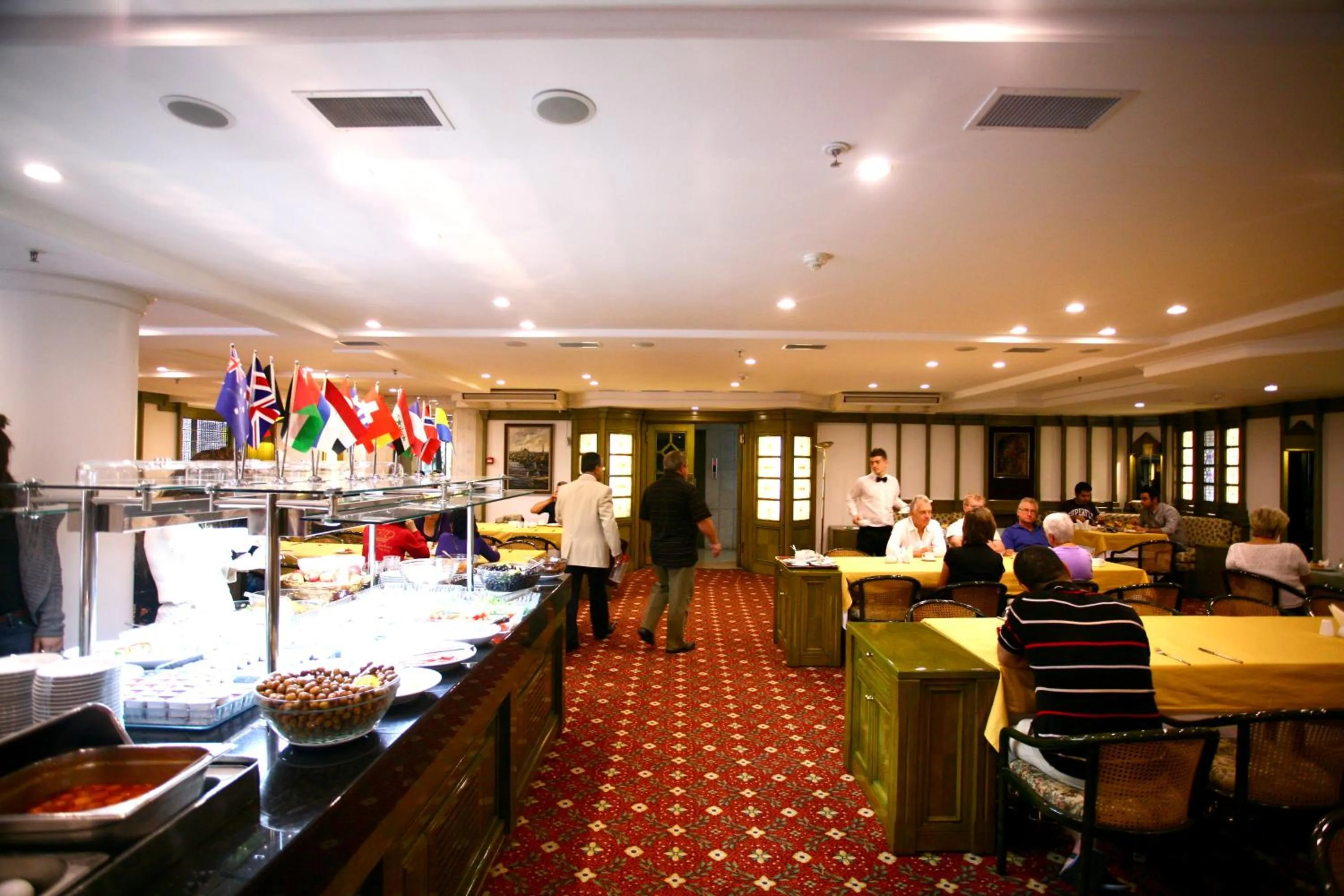 Restaurant/places to eat in Istanbul Royal Hotel