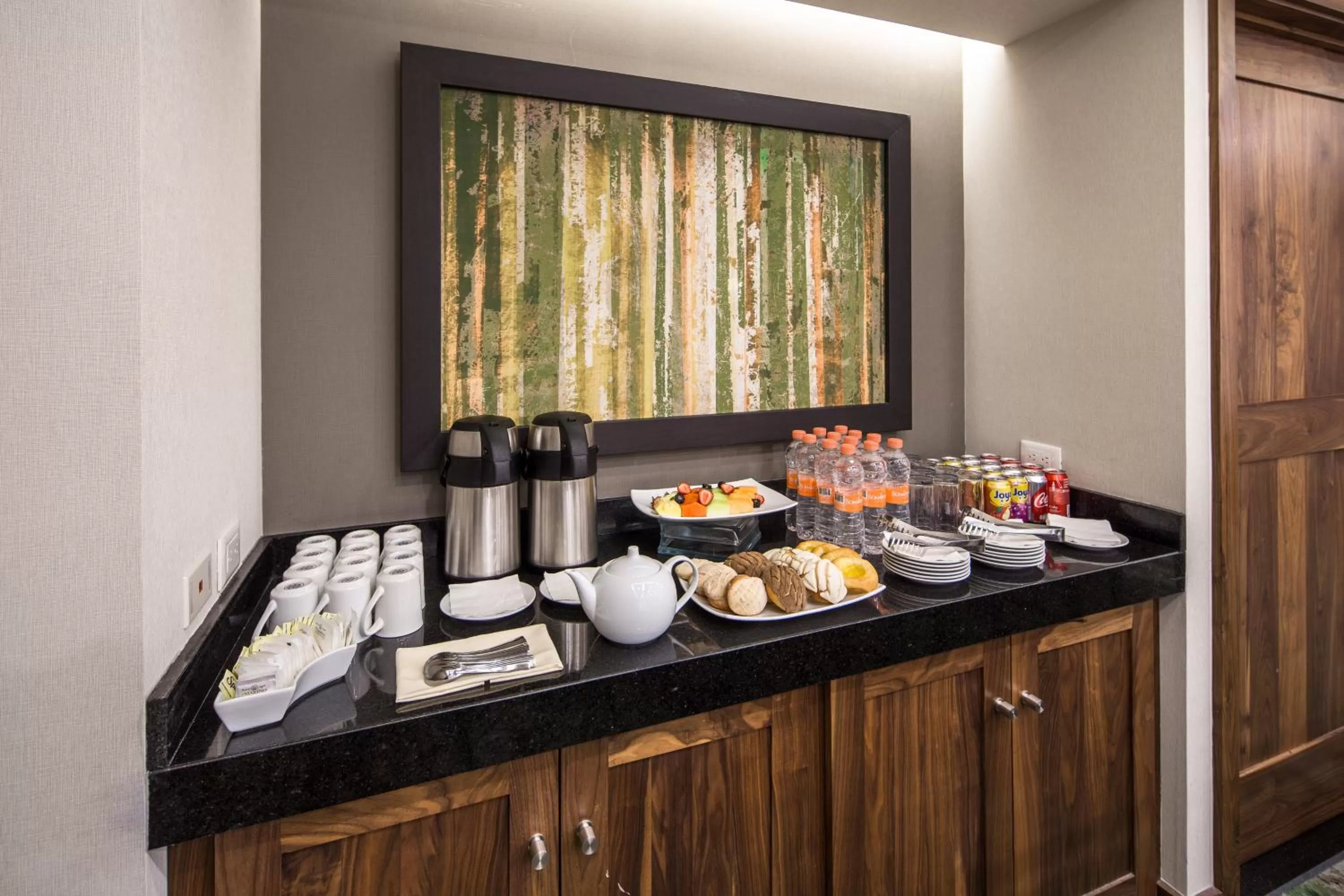 Restaurant/places to eat in Holiday Inn Monterrey Valle by IHG