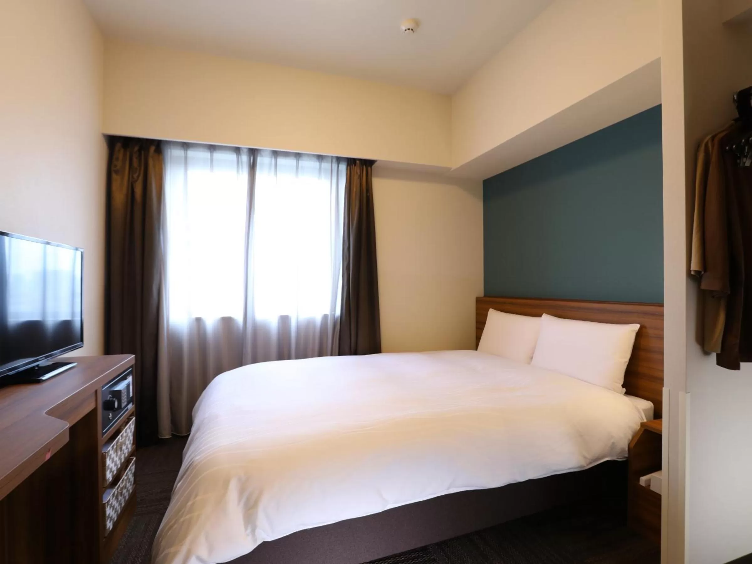 Communal lounge/ TV room, Bed in Dormy Inn Ikebukuro - Natural Hot Spring