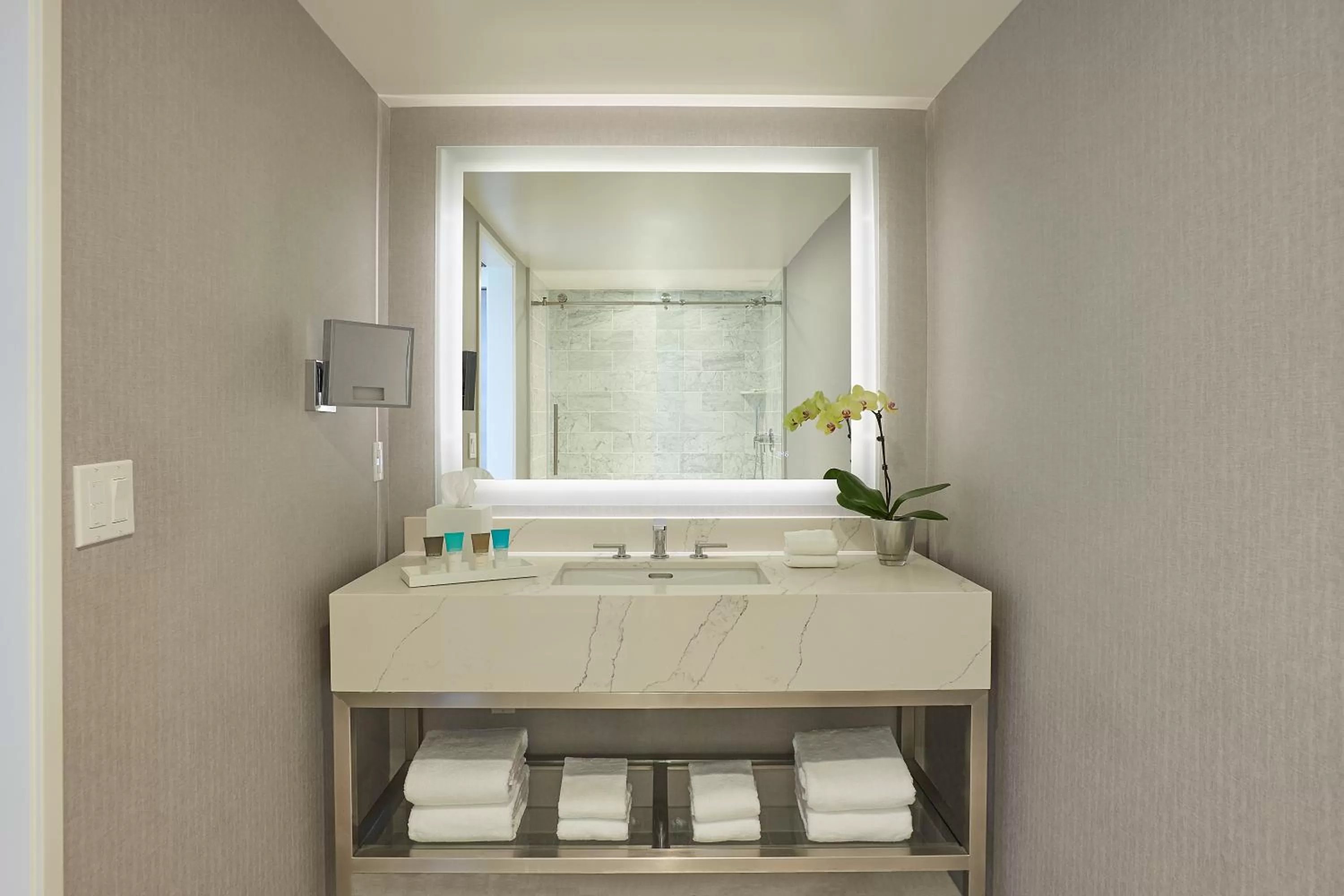 King Room - High Floor in Hyatt Regency Newport Beach West