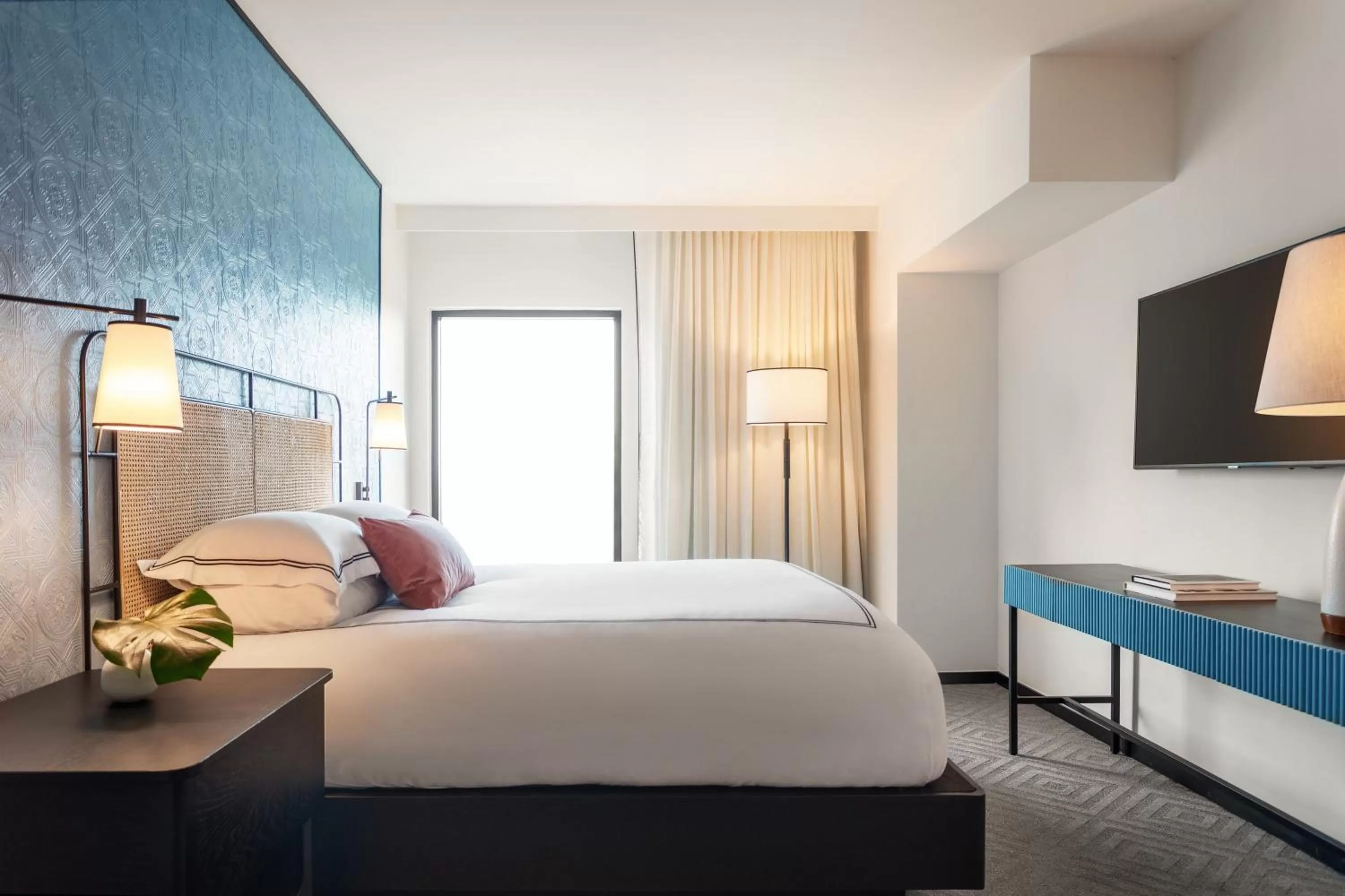 Photo of the whole room, Bed in Kimpton Hotel Fontenot by IHG