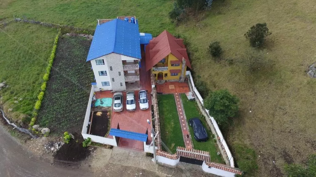 Portal de la Cascada - Mongui