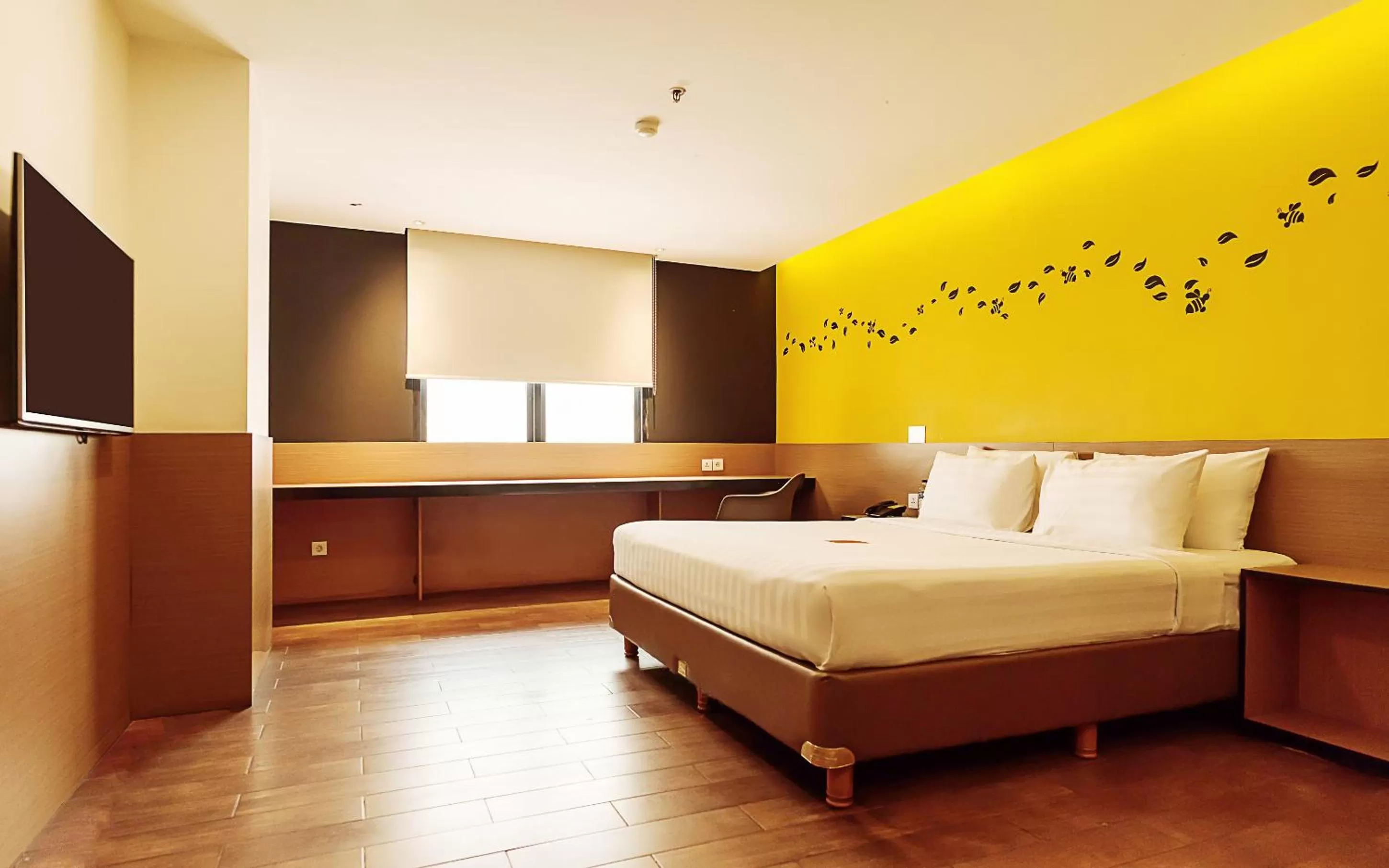 Bedroom, Bed in Yellow Bee Tangerang