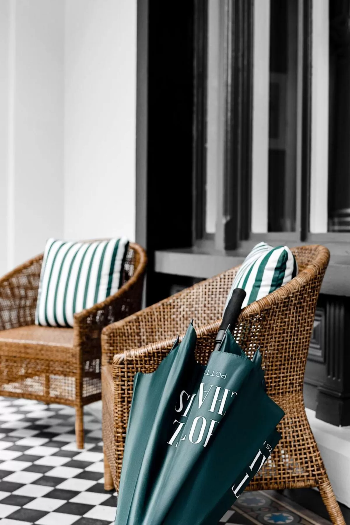 Property building in Hotel Challis Potts Point