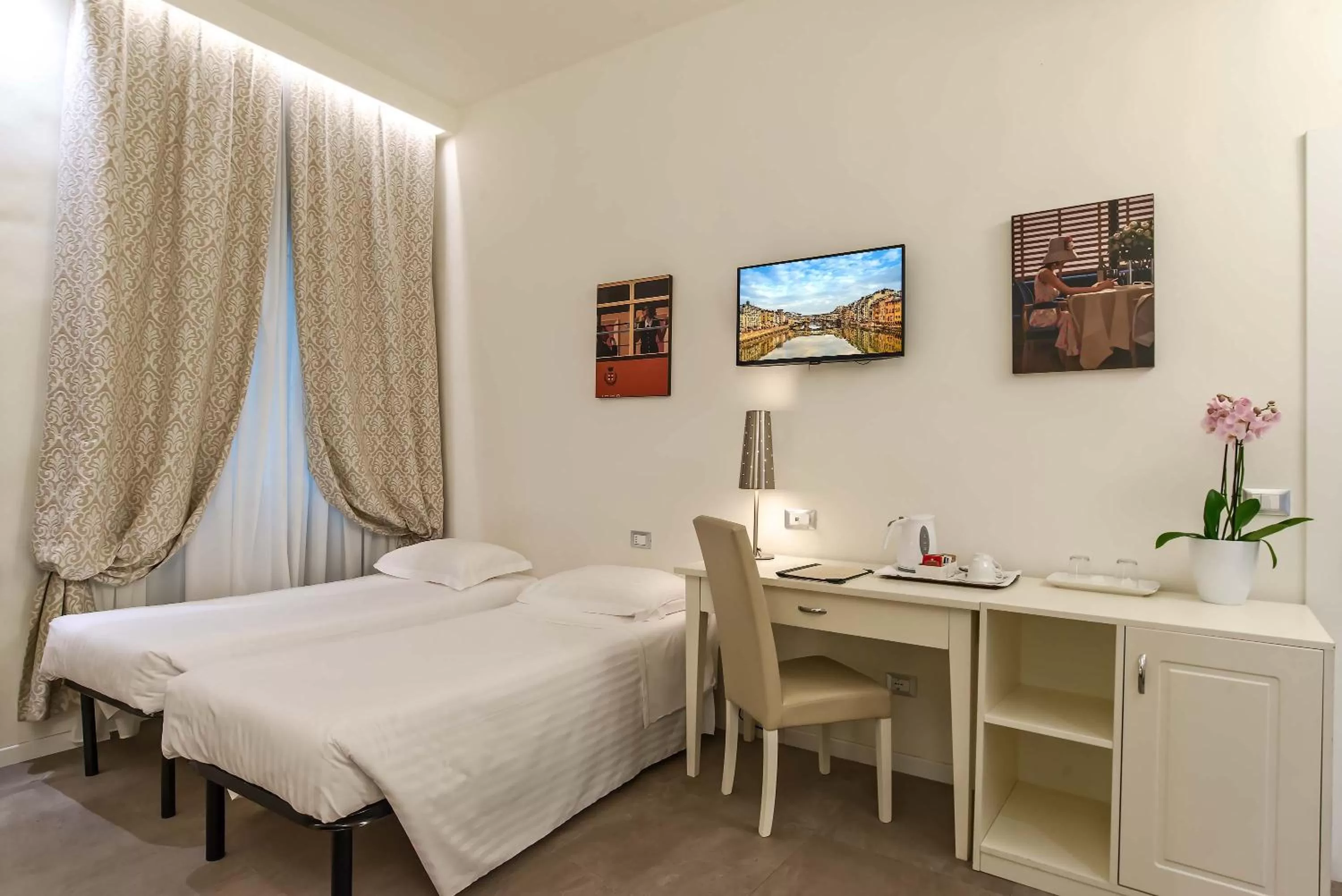 Photo of the whole room, Bed in Hotel Accademia