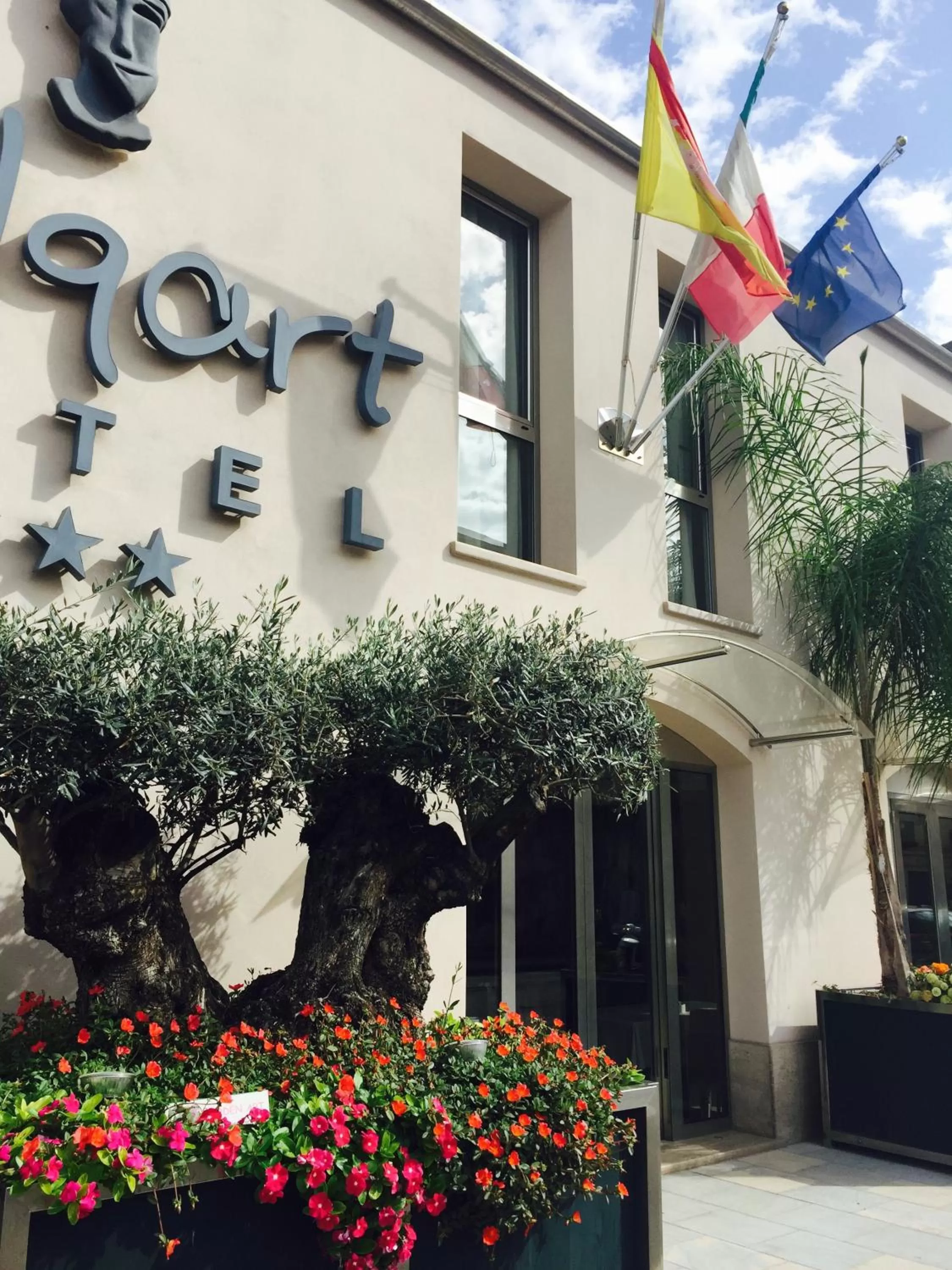 Facade/entrance in Melqart Hotel