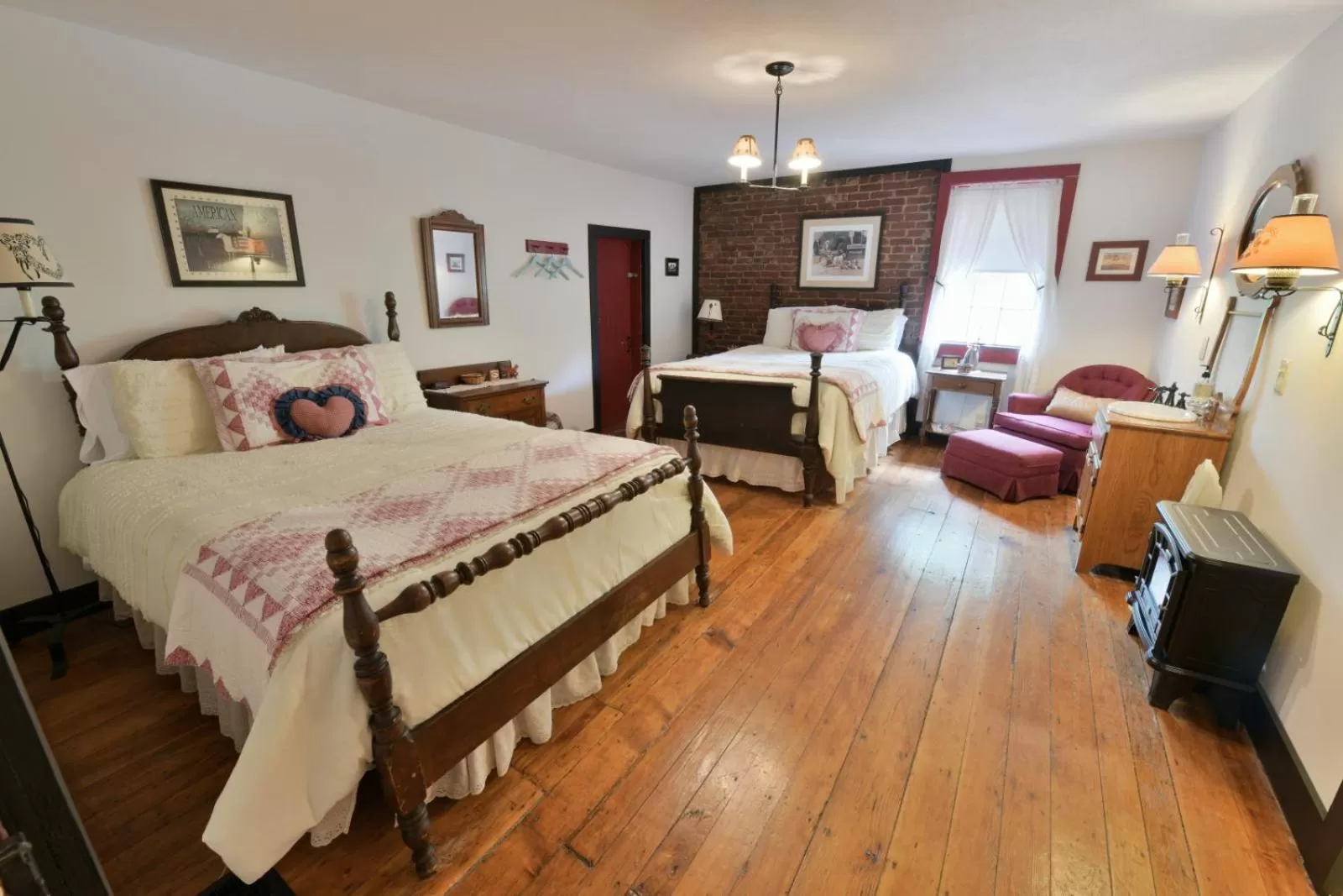 Bed in The Pines of Dresden