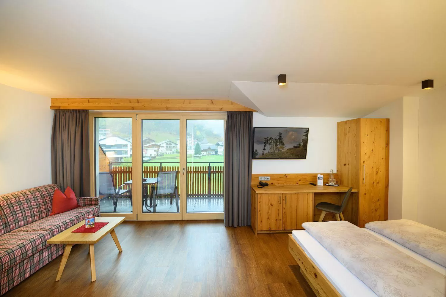 Photo of the whole room, Bed in Appartement-Pension Kendlbacher