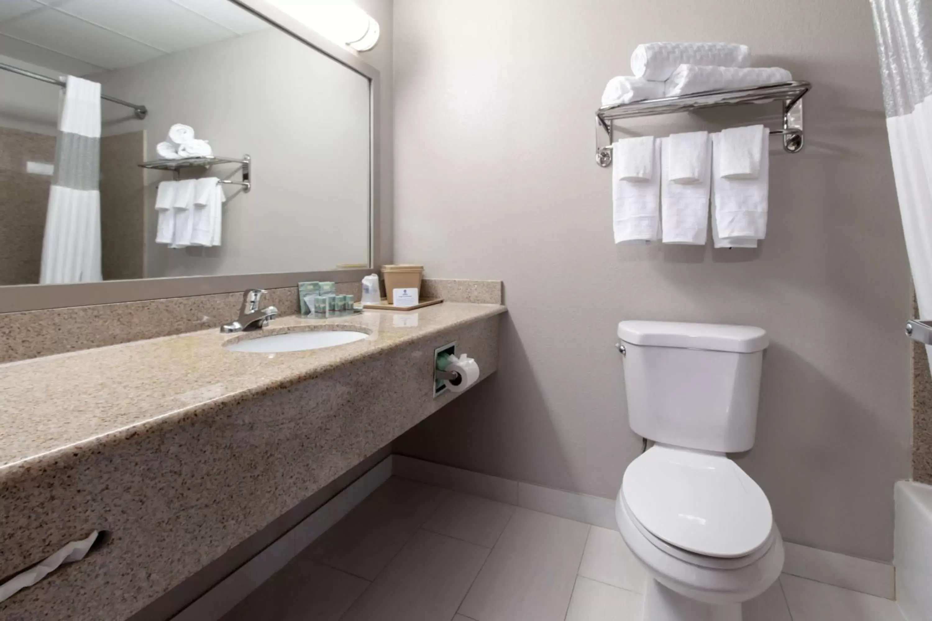 Double Room - Disability Access/Non-Smoking in Best Western Dartmouth-New Bedford Double Room - Disability Access/Non-Smoking in Best Western Dartmouth-New Bedford