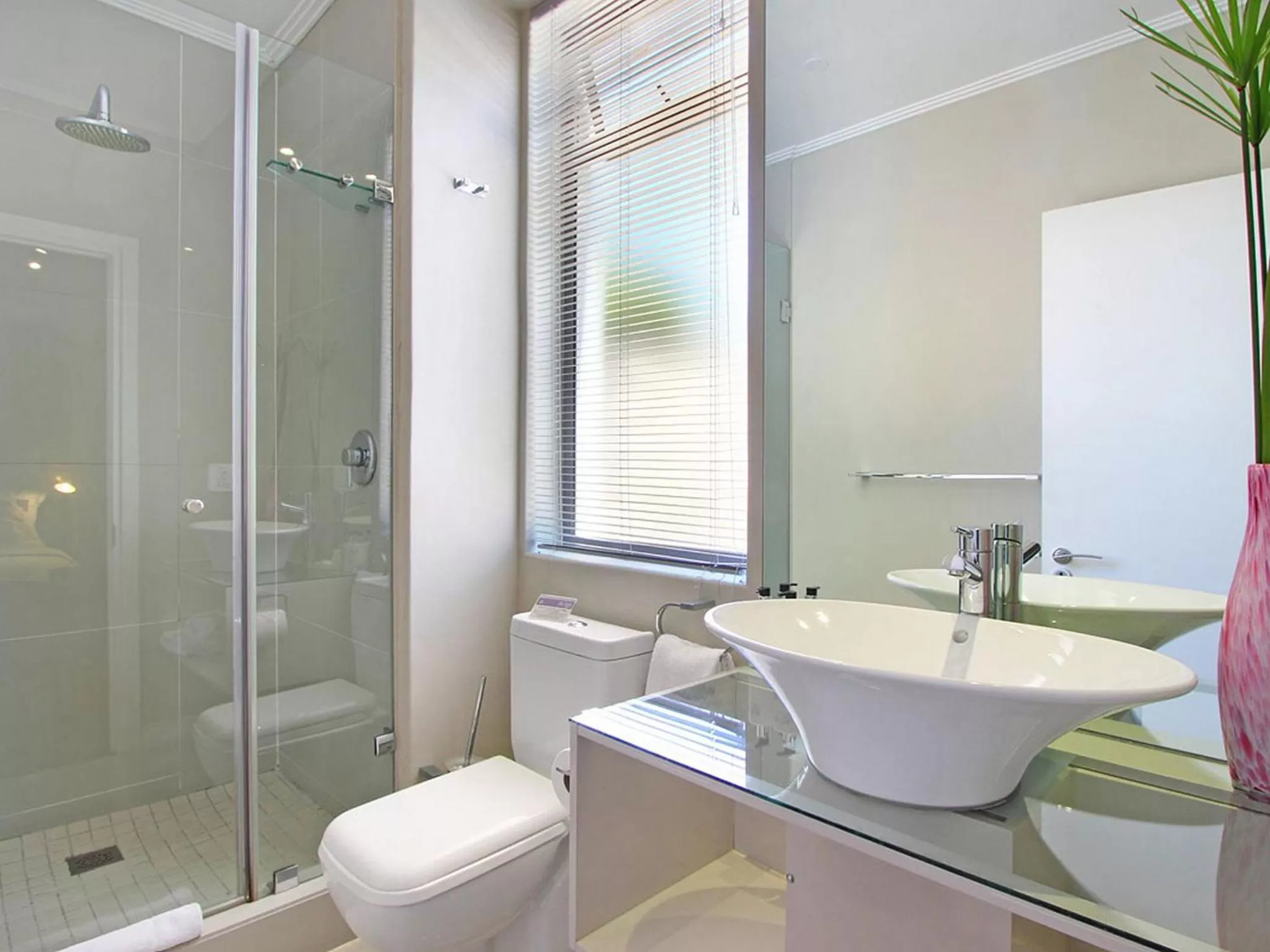 Shower in The Hyde All Suite Hotel