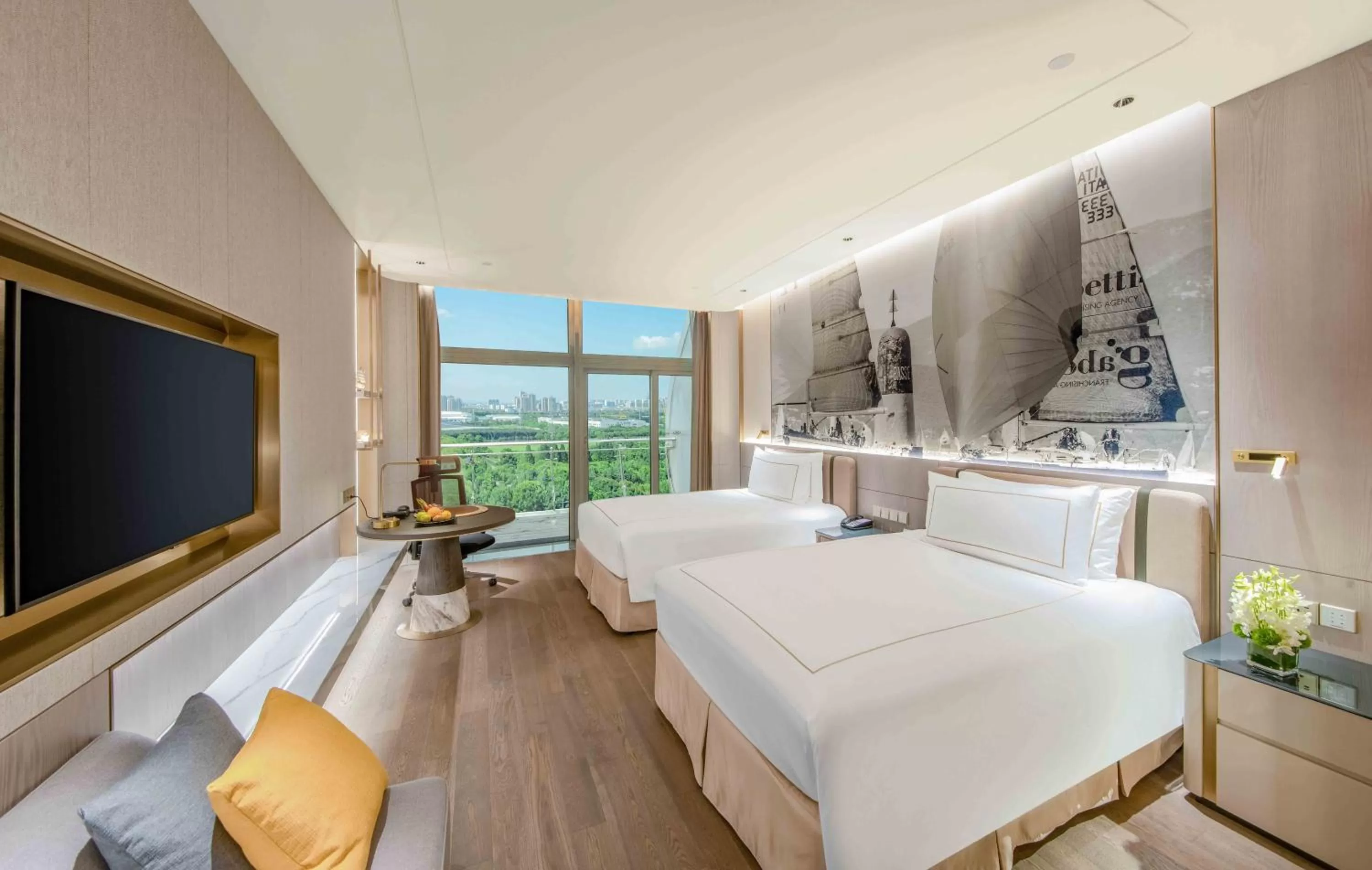 Balcony/Terrace, Bed in Crowne Plaza Suzhou by IHG