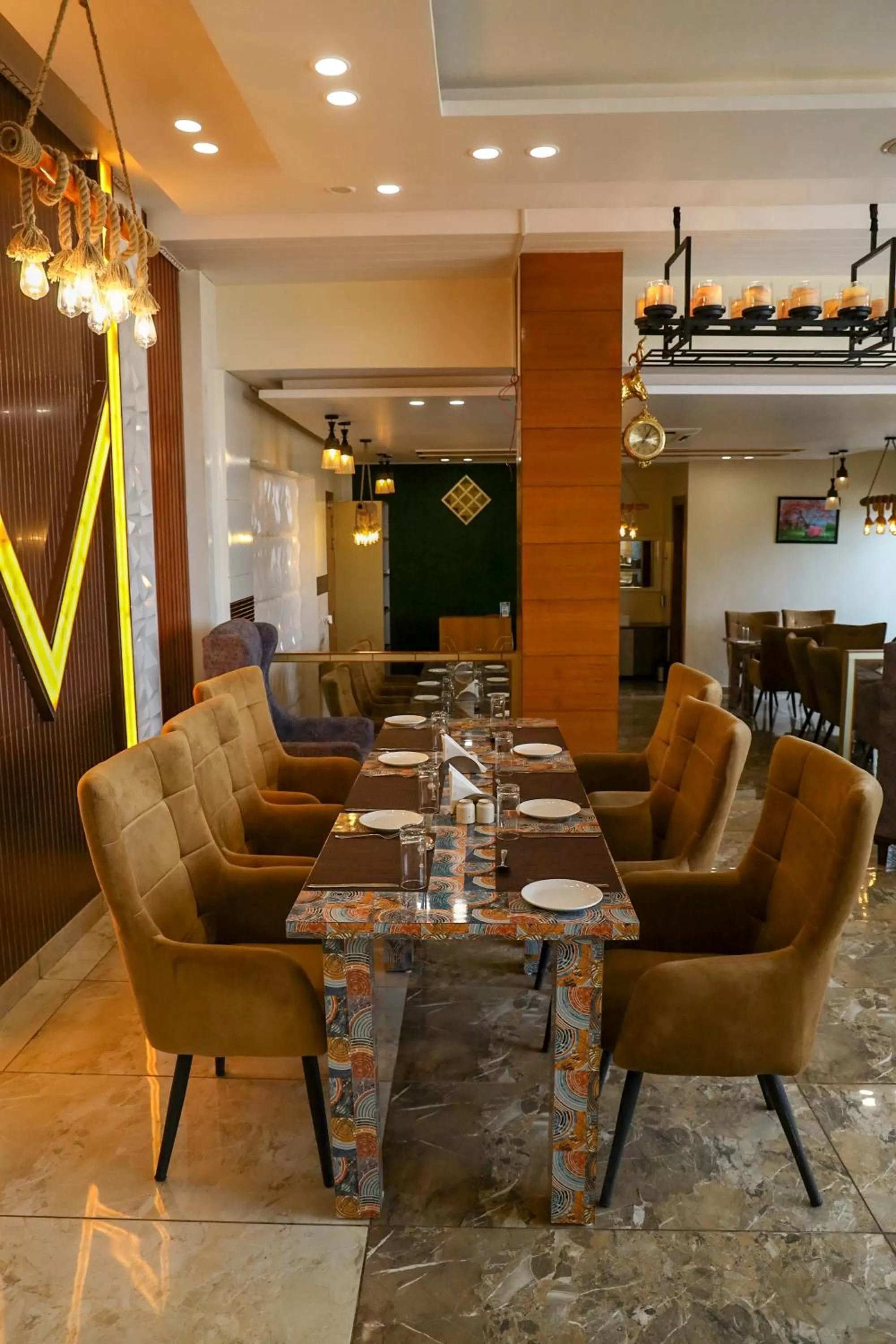 Restaurant/places to eat in Hotel Vasdaa Grand