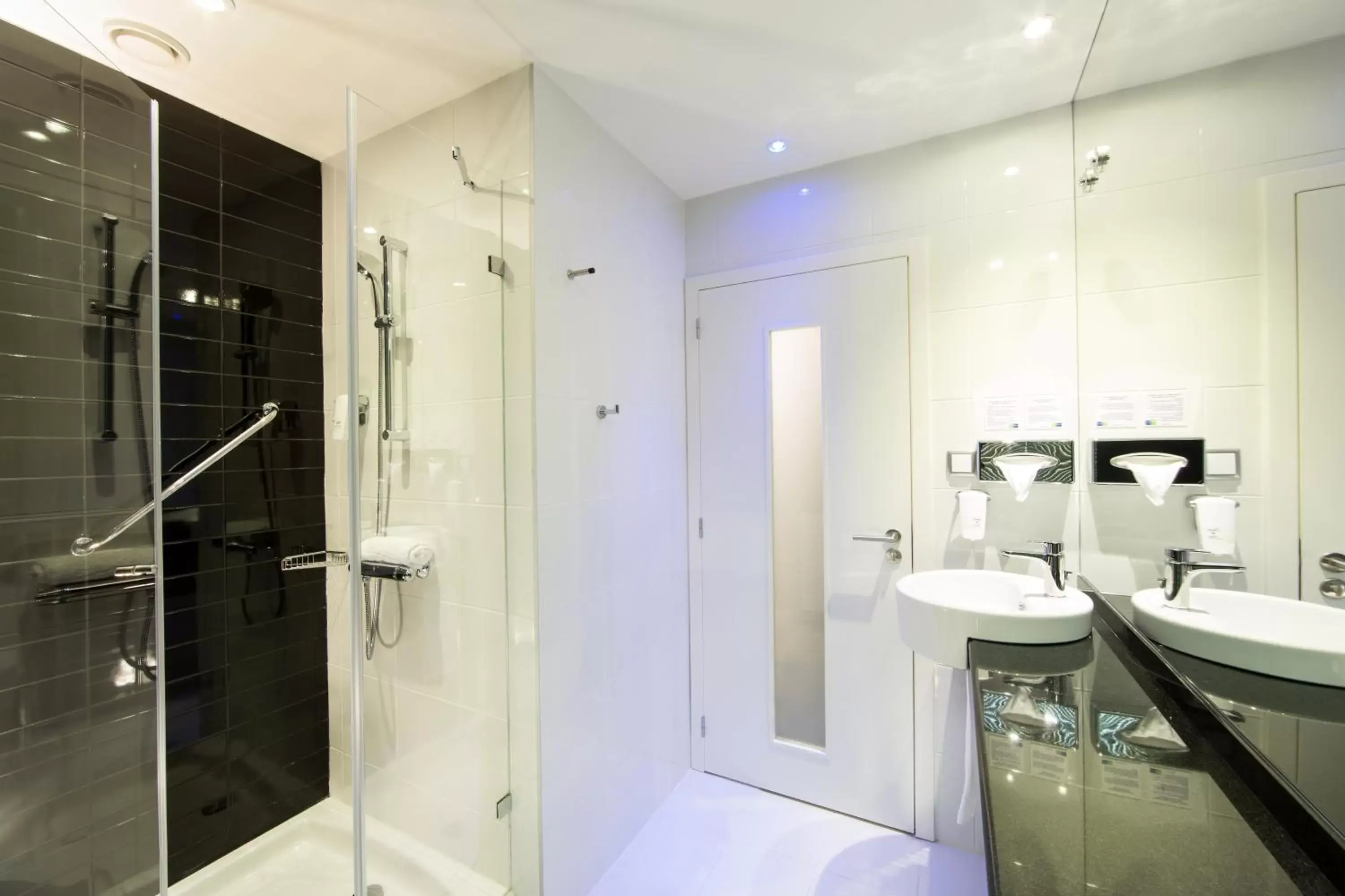 Double Room with Sofa Bed in Holiday Inn Express Lisboa - Av. Liberdade, an IHG Hotel Double Room with Sofa Bed in Holiday Inn Express Lisboa - Av. Liberdade, an IHG Hotel