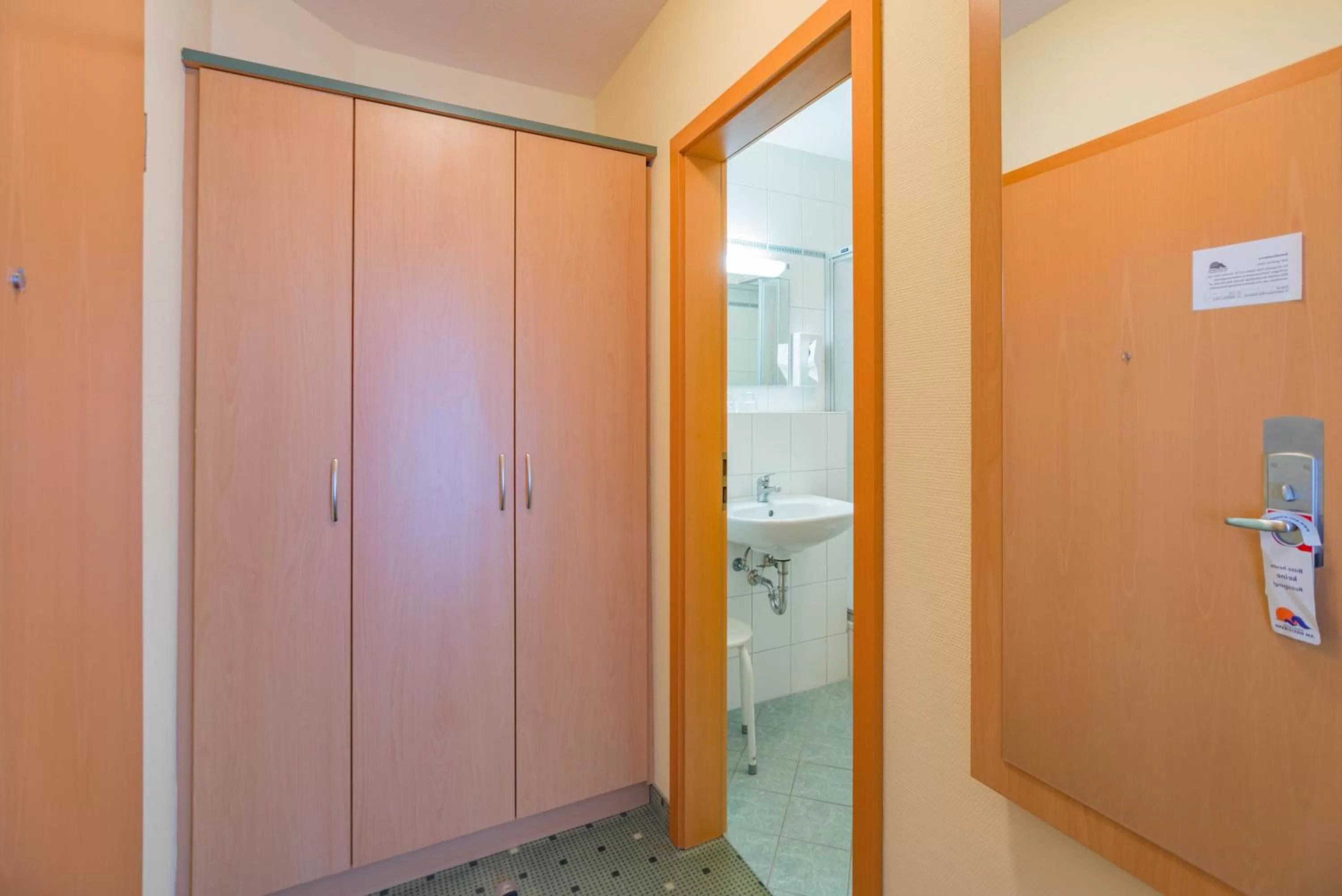 Photo of the whole room, Bathroom in Am Weststrand Apartmenthaus Waldeck