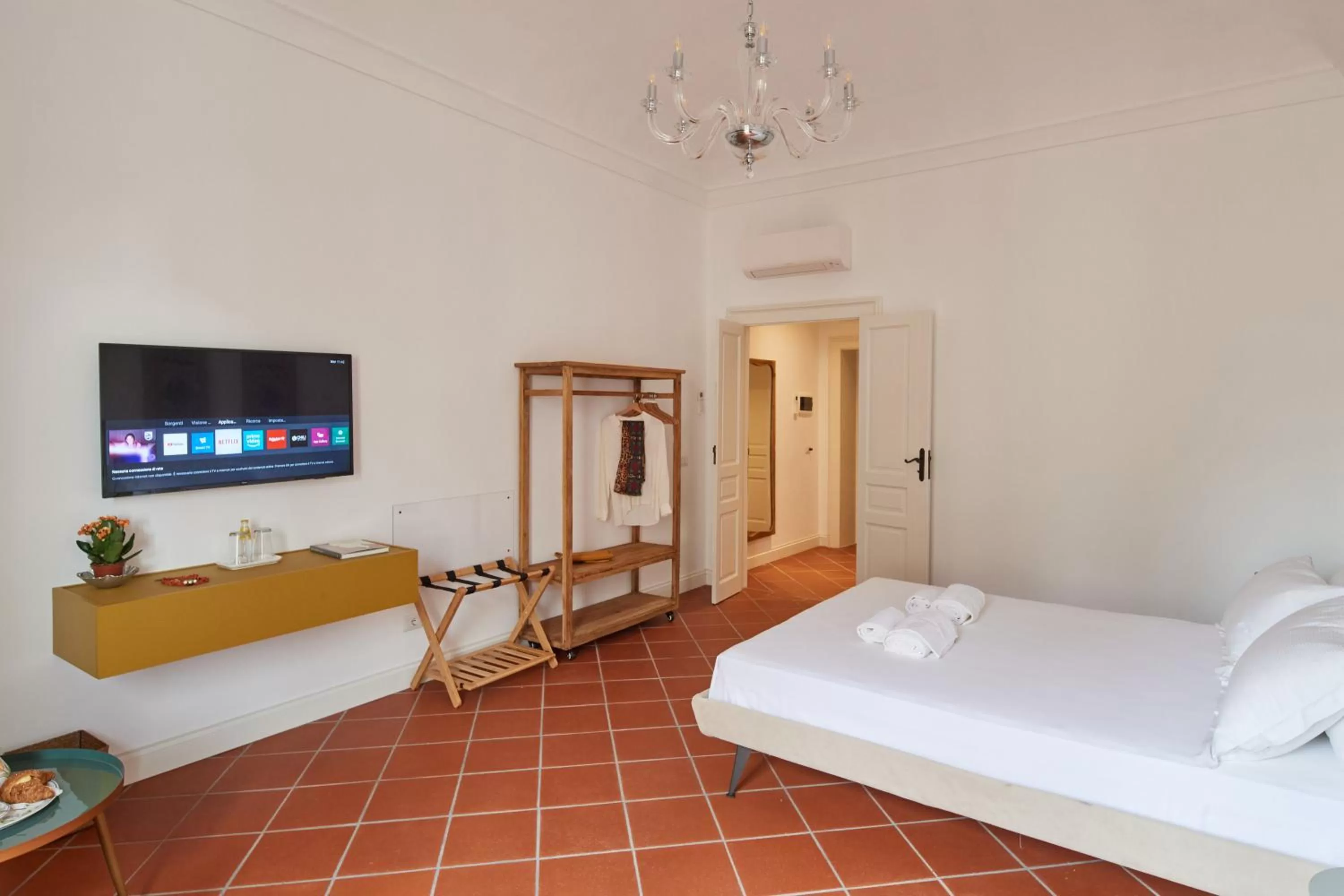 Photo of the whole room, TV/Entertainment Center in Galleria del Duomo