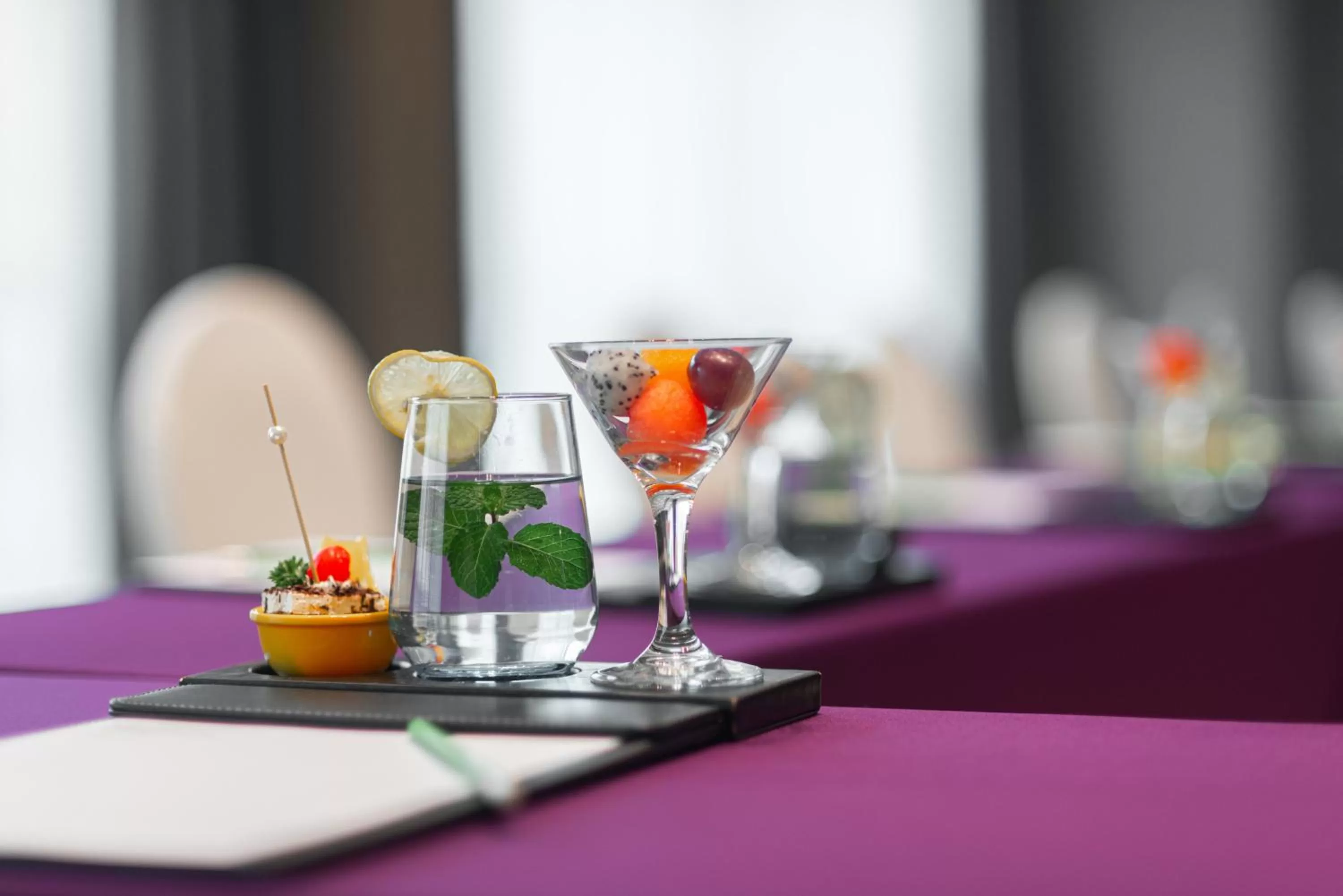 Meeting/conference room in Holiday Inn Wuhan Riverside by IHG