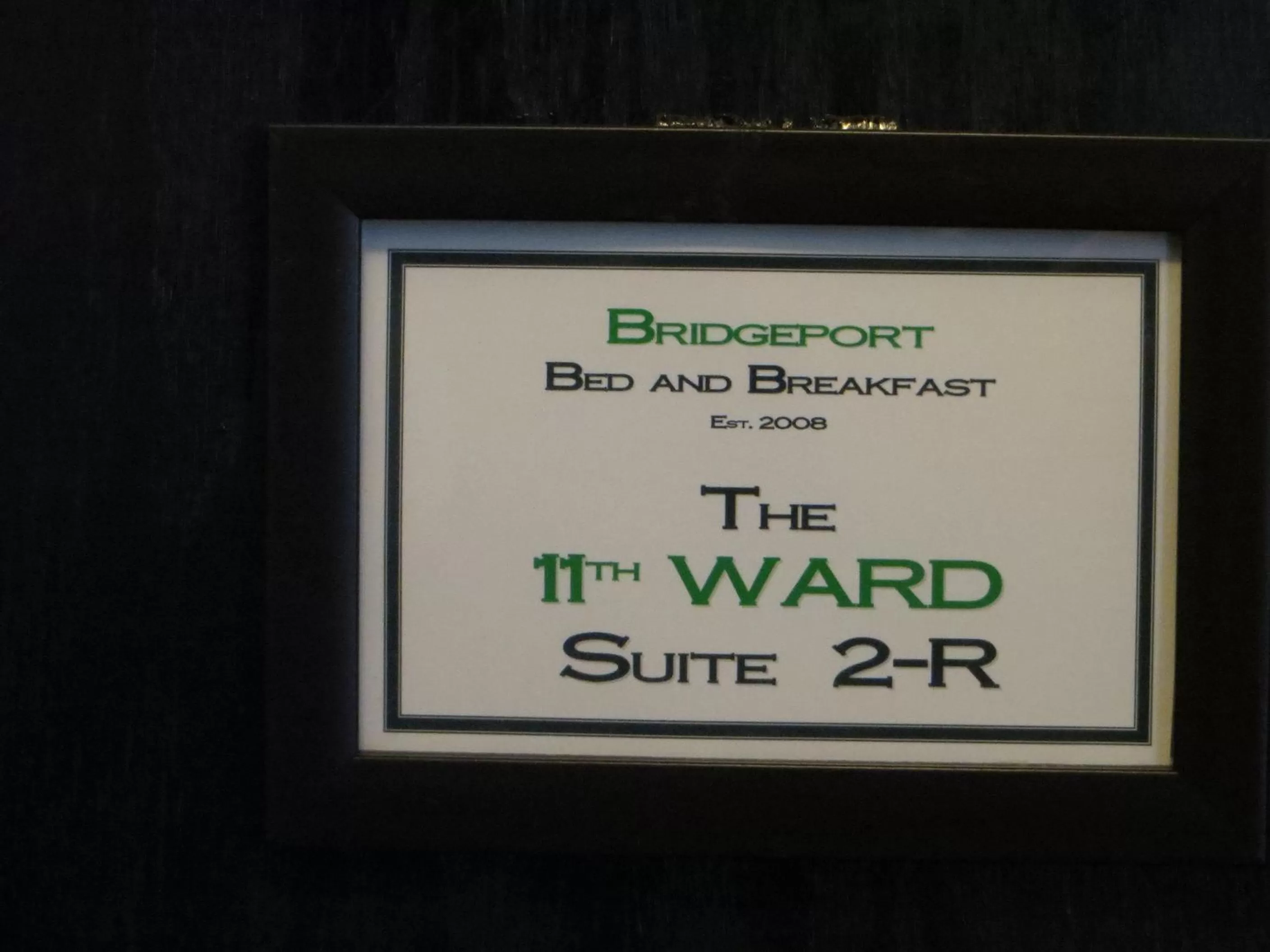 Two-Bedroom Suite in The Polo Inn Bridgeport U.S.A.