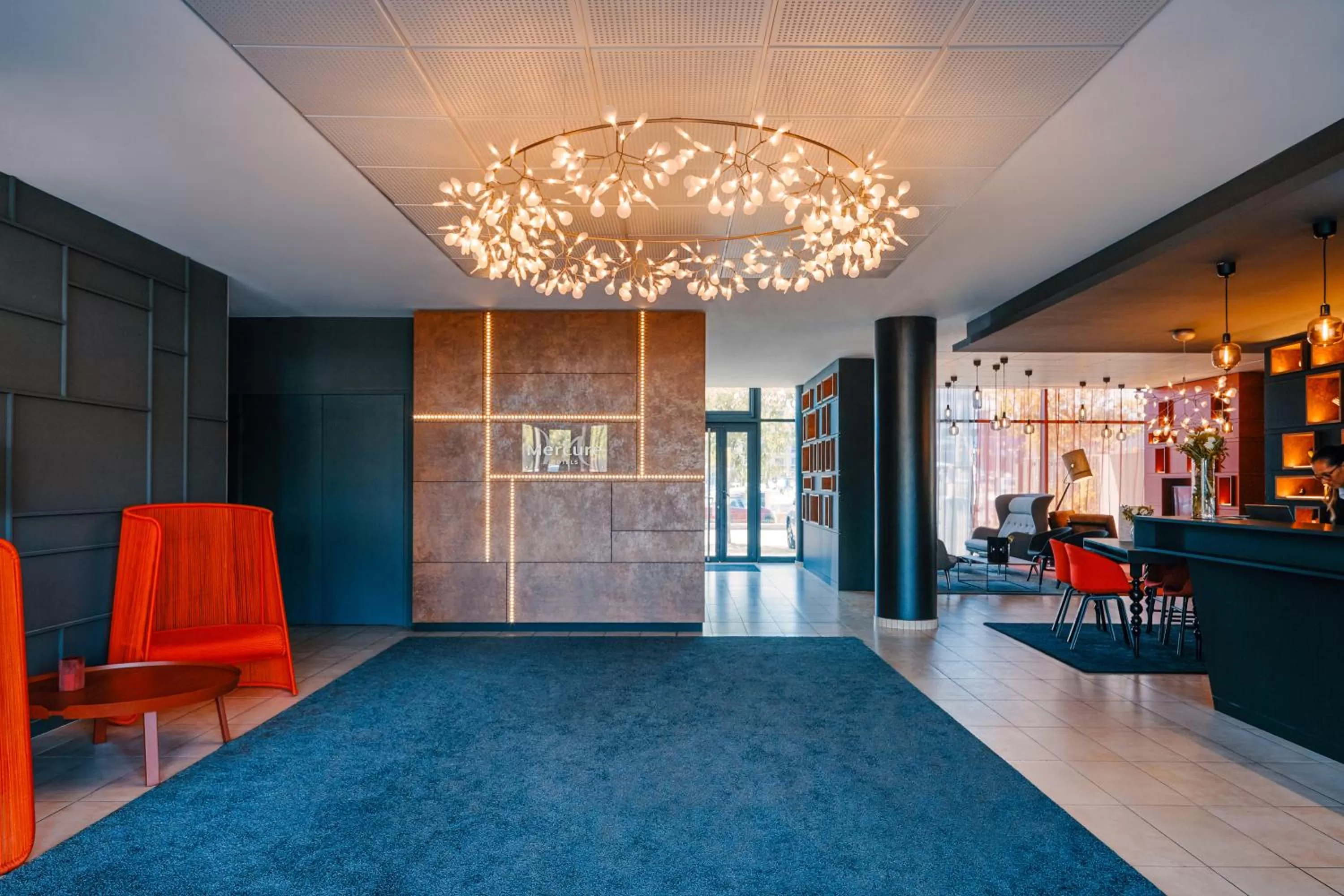 Lobby or reception in Hôtel Mercure Toulon La Seyne-Sur-Mer