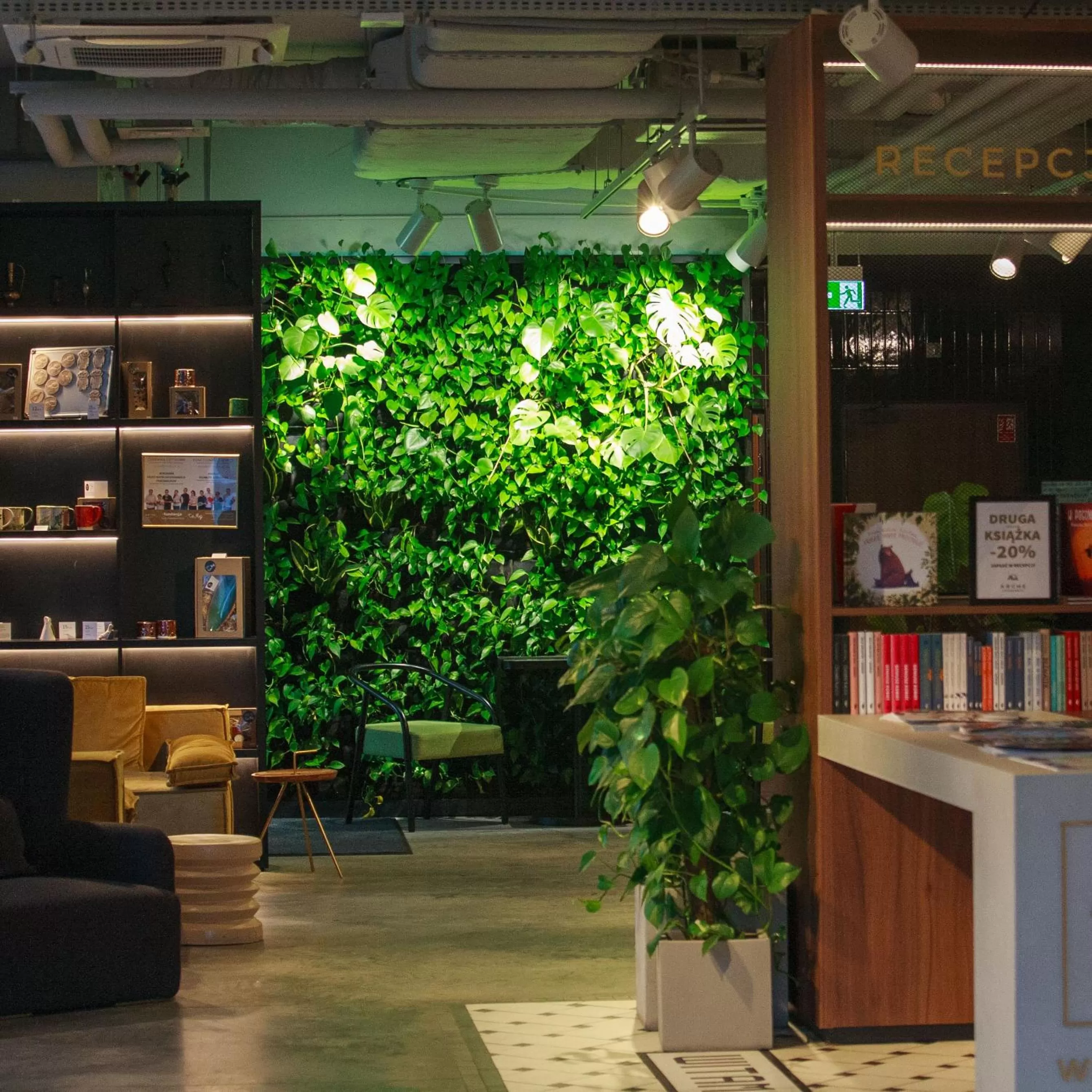 Library in Arche Hotel Wrocław Airport