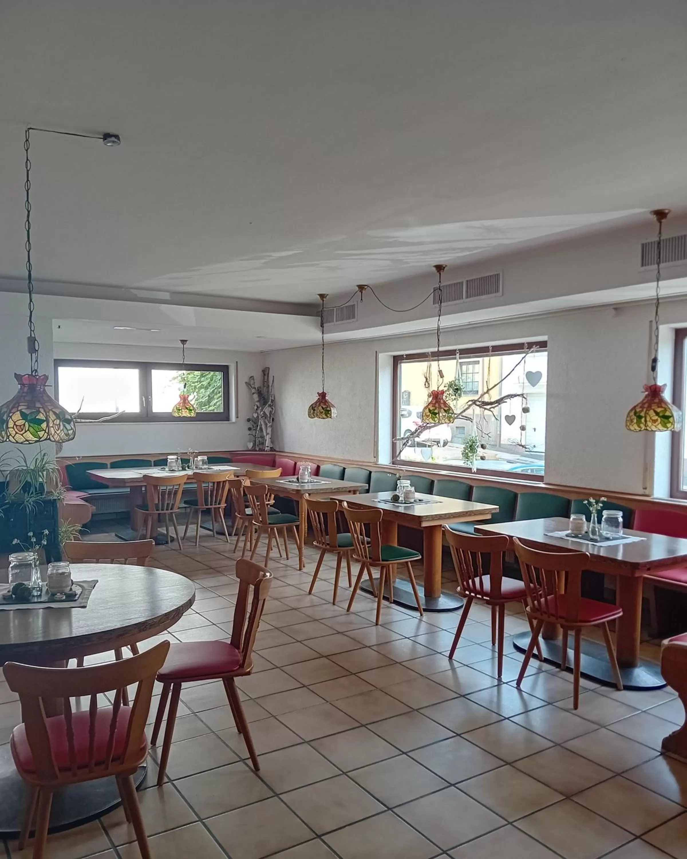 Restaurant/Places to Eat in Zum Lahnfelsen