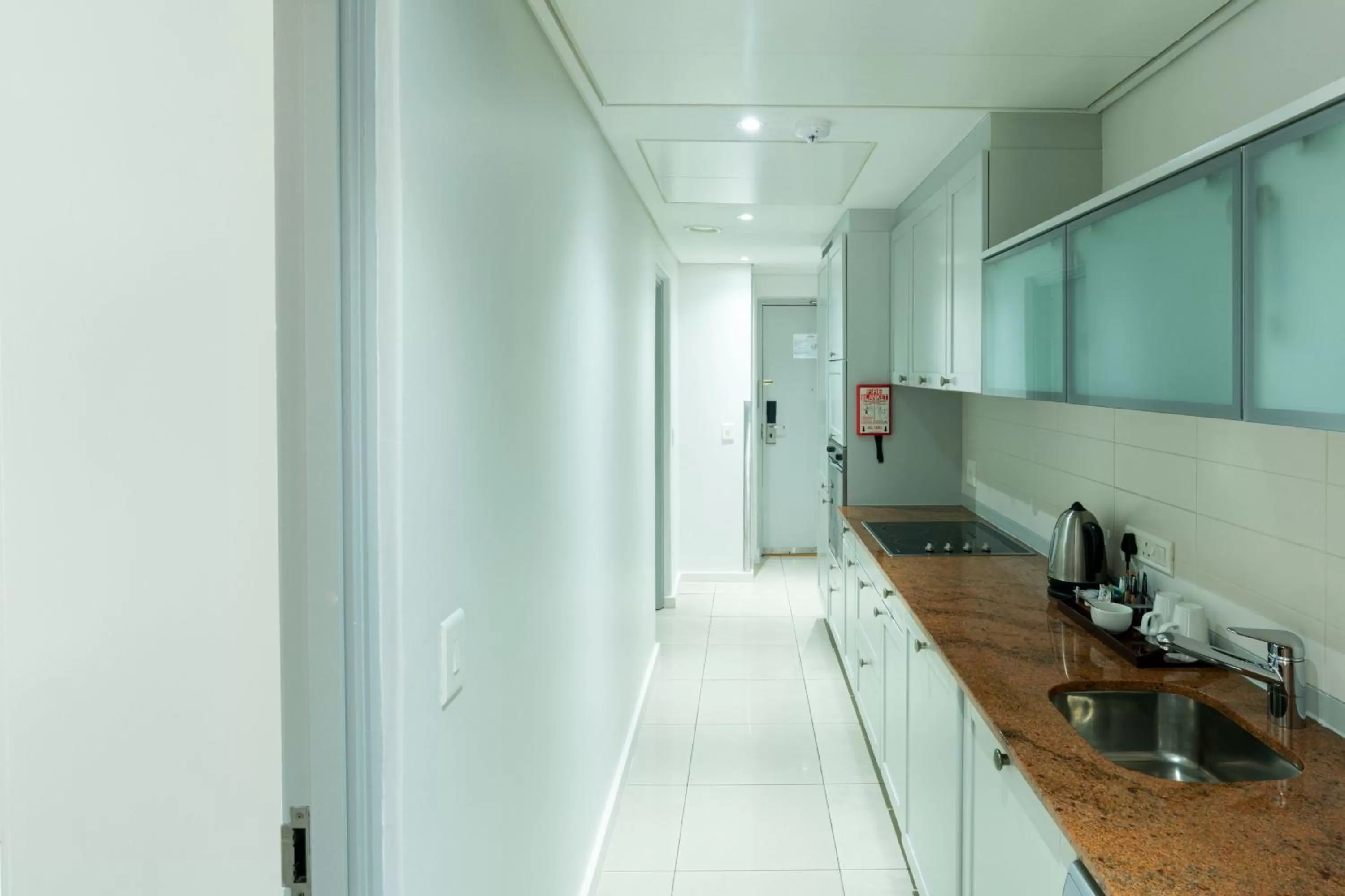 Photo of the whole room in Protea Hotel by Marriott Cape Town North Wharf