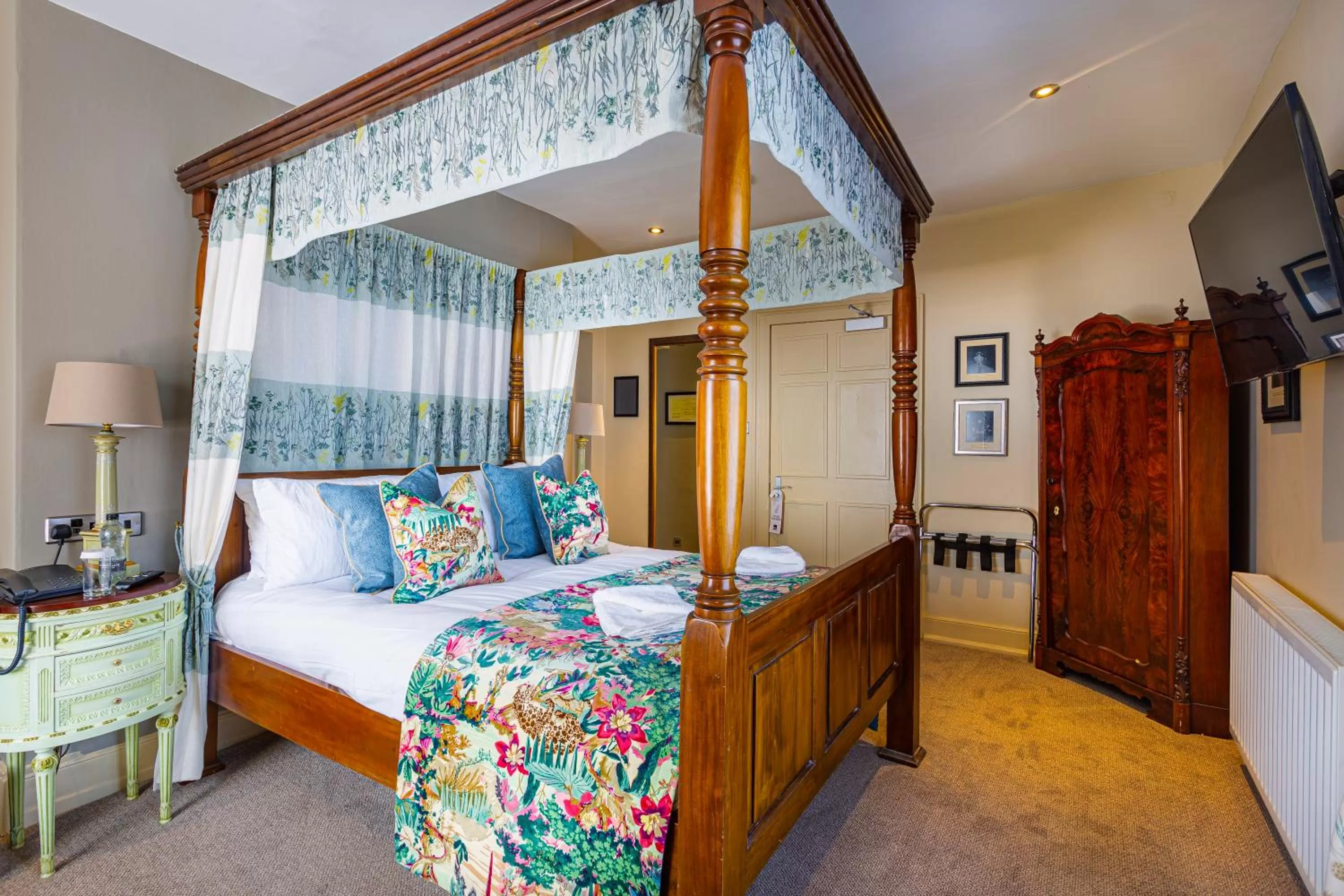 Bedroom, Bed in The Rutland Arms Hotel, Bakewell, Derbyshire - The Coaching Inn Group