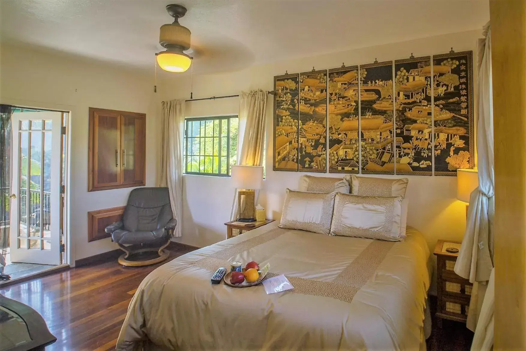 Premium Queen Room with Waterfall View in The Inn at Kulaniapia Falls Premium Queen Room with Waterfall View in The Inn at Kulaniapia Falls