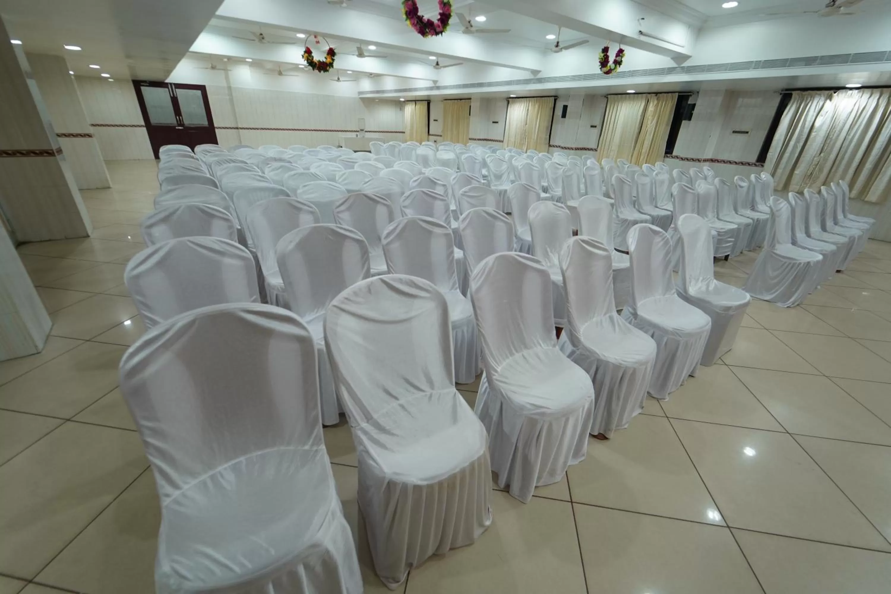 Meeting/conference room in Hotel Palmyra Grand Inn